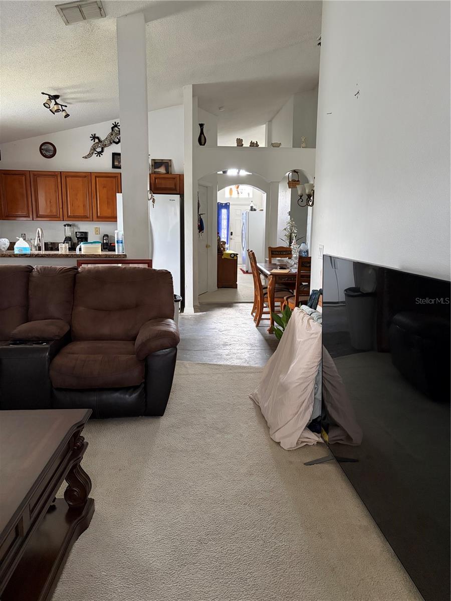 Single Family Residence at 534 EAGLE POINTE S, KISSIMMEE, photo 4 of 23