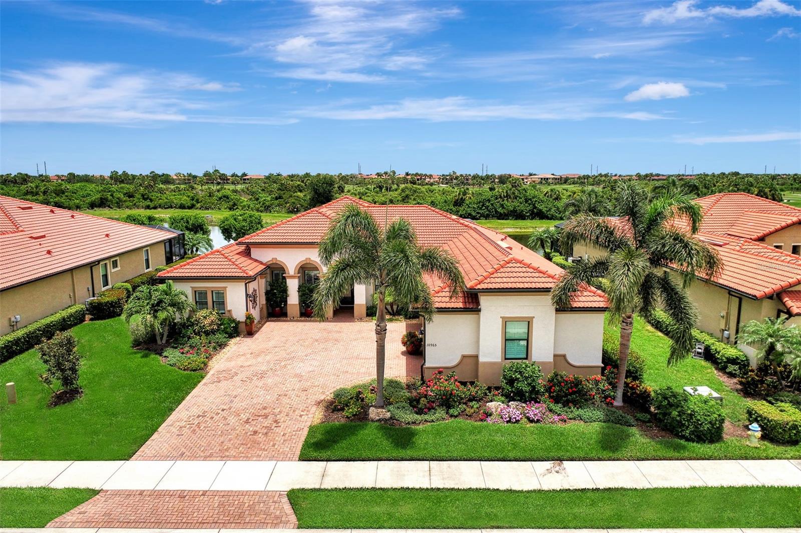 More than 3611 Sq Ft under air - 10965 BULLRUSH DR, VENICE