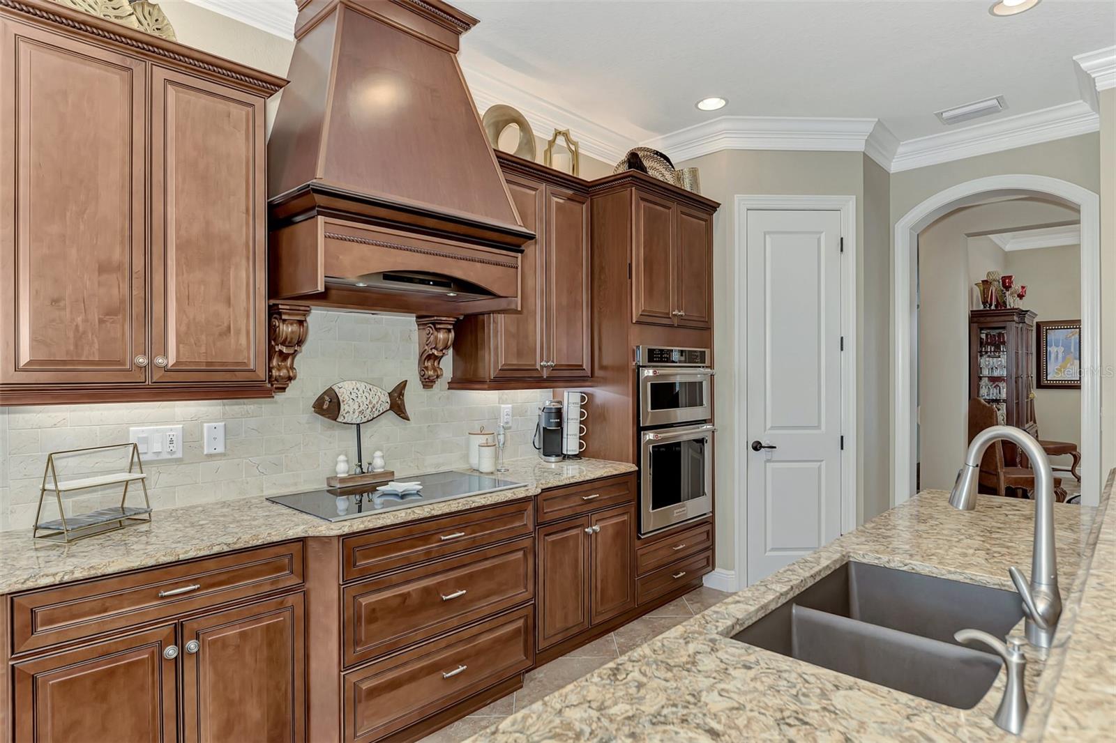 Single Family Residence at 10965 BULLRUSH DR, VENICE, photo 23 of 94