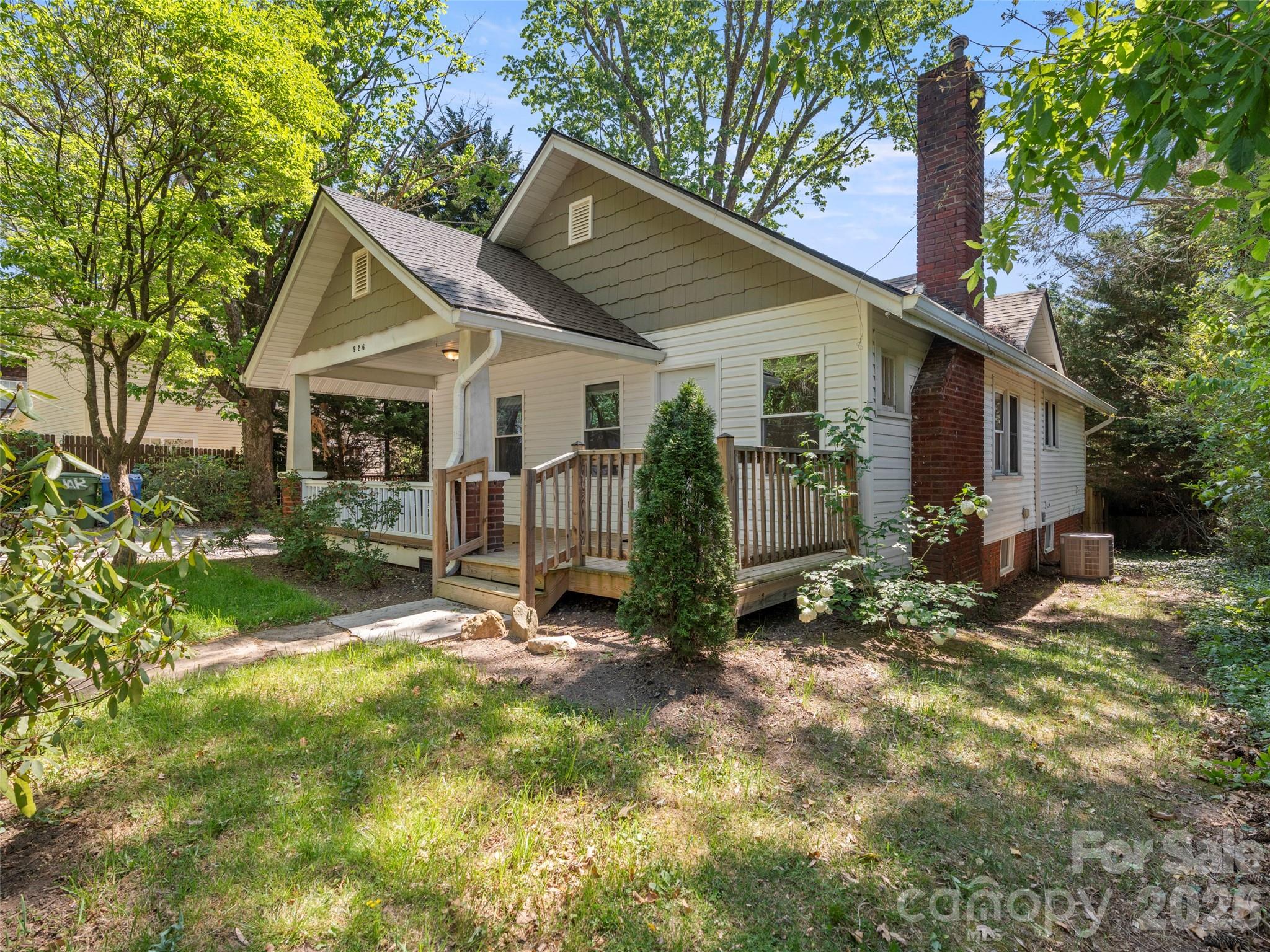 926 W Chapel Road