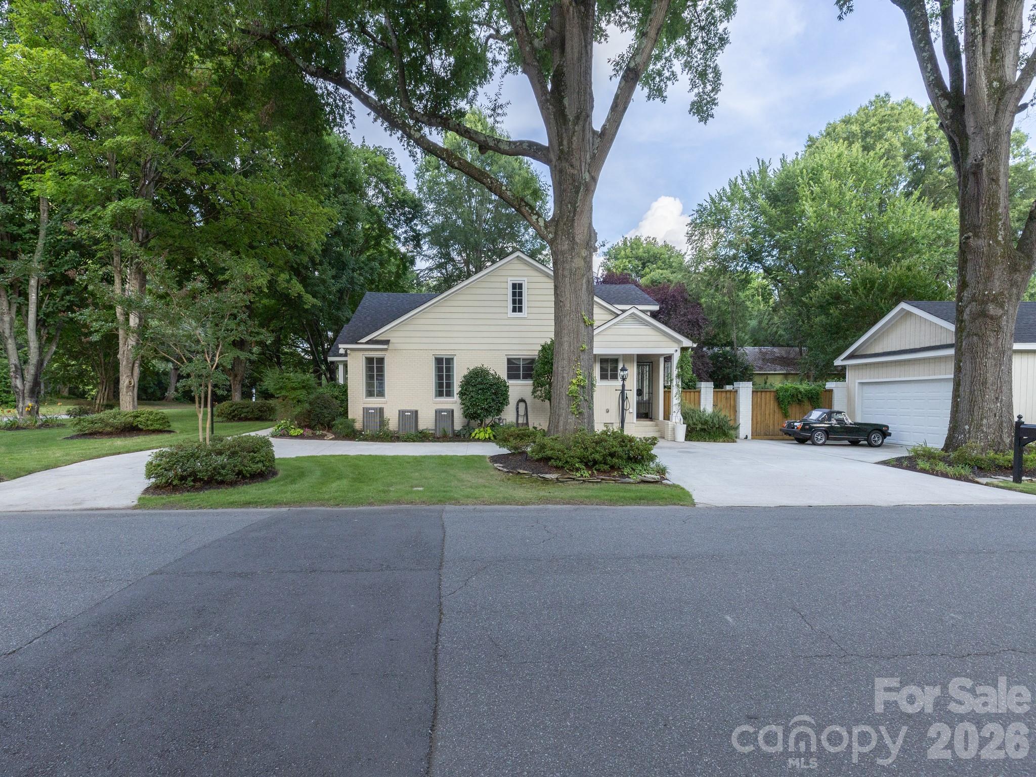 Single Family Residence at 802 E Franklin Street, Monroe, photo 19 of 48