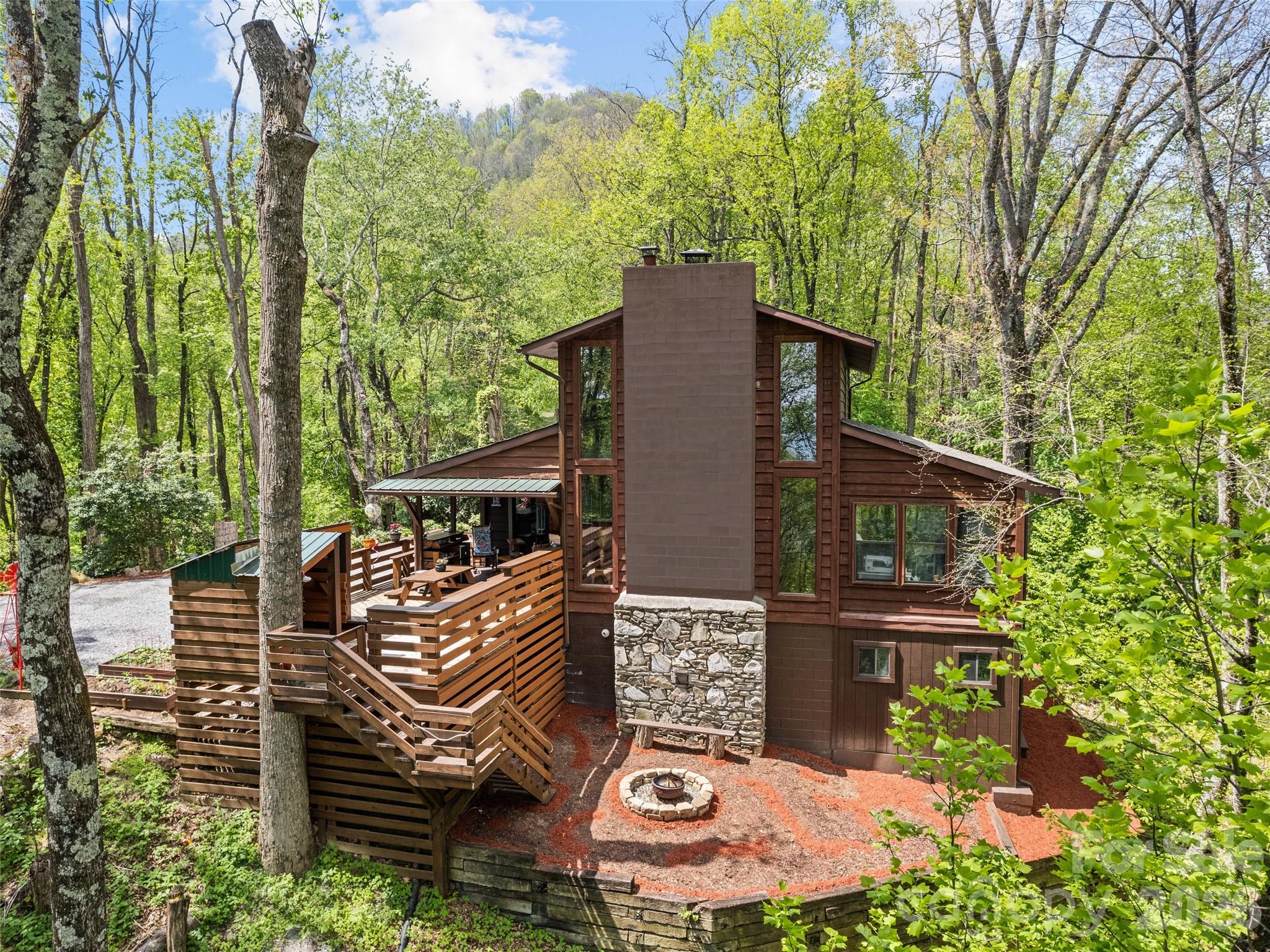 Single Family Residence at 2863 Heath Peak Road, Waynesville, photo 7 of 48