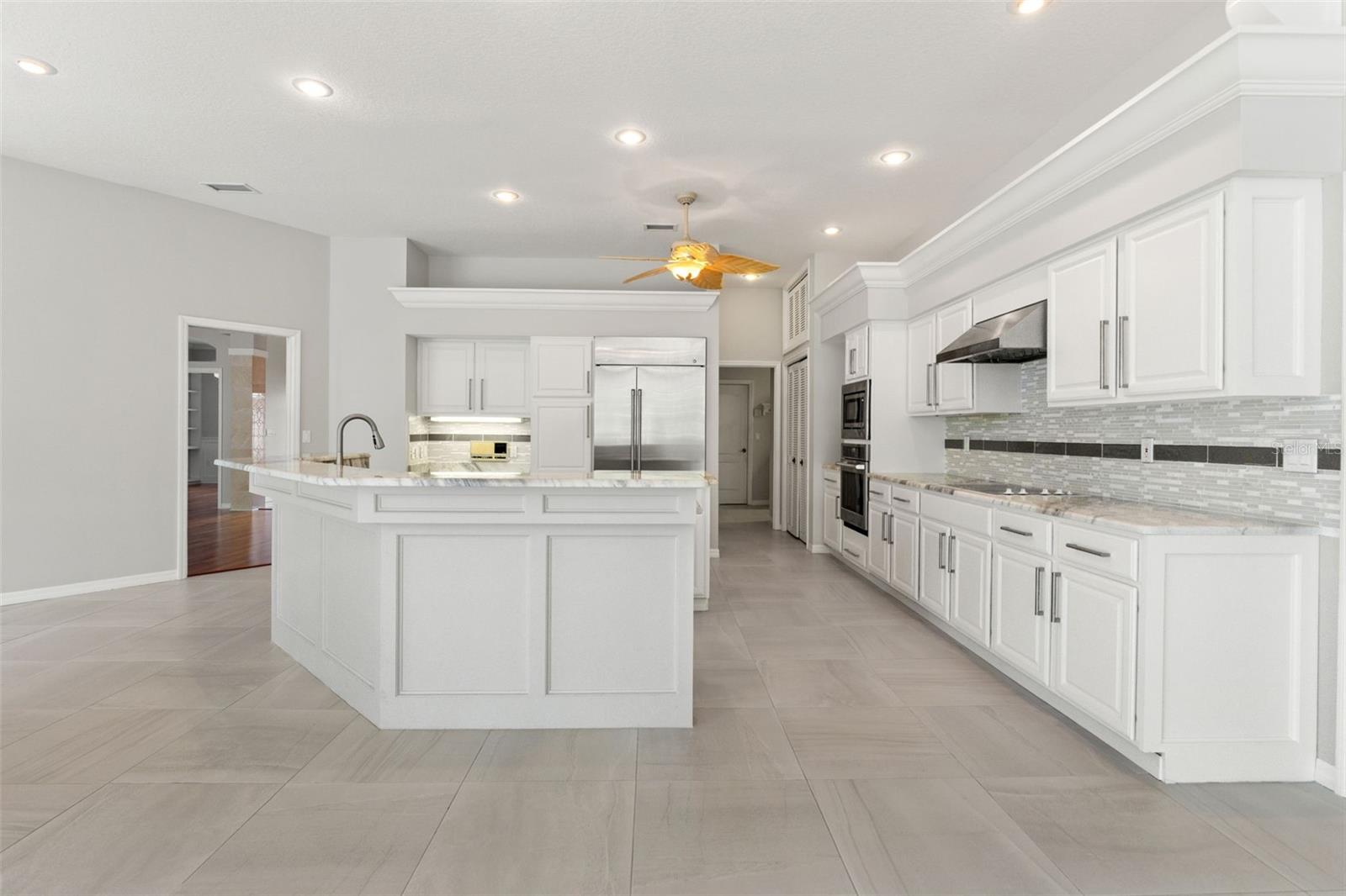 KITCHEN - 6153 NEW OSPREY PT, SPRING HILL