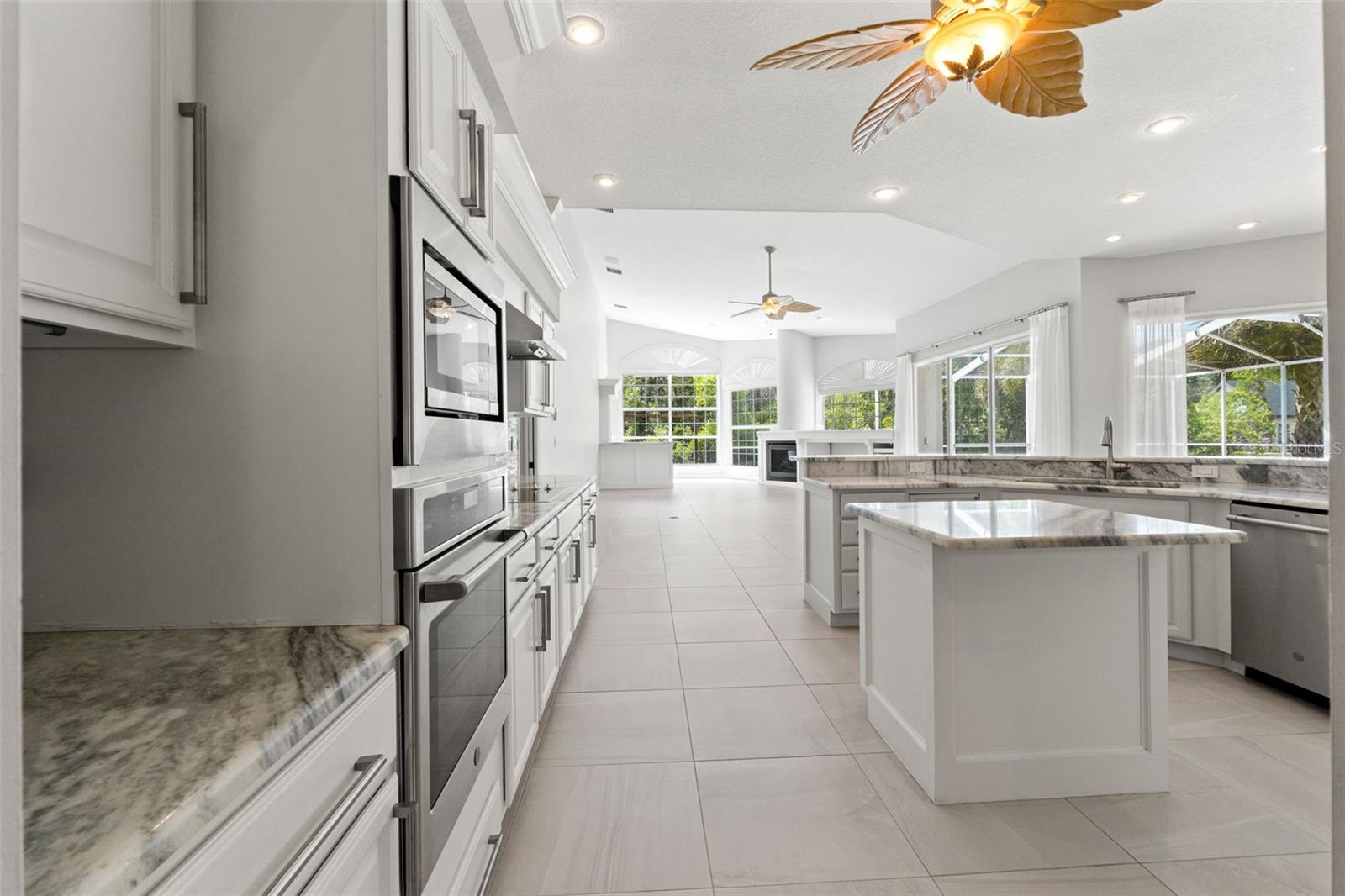 KITCHEN - 6153 NEW OSPREY PT, SPRING HILL