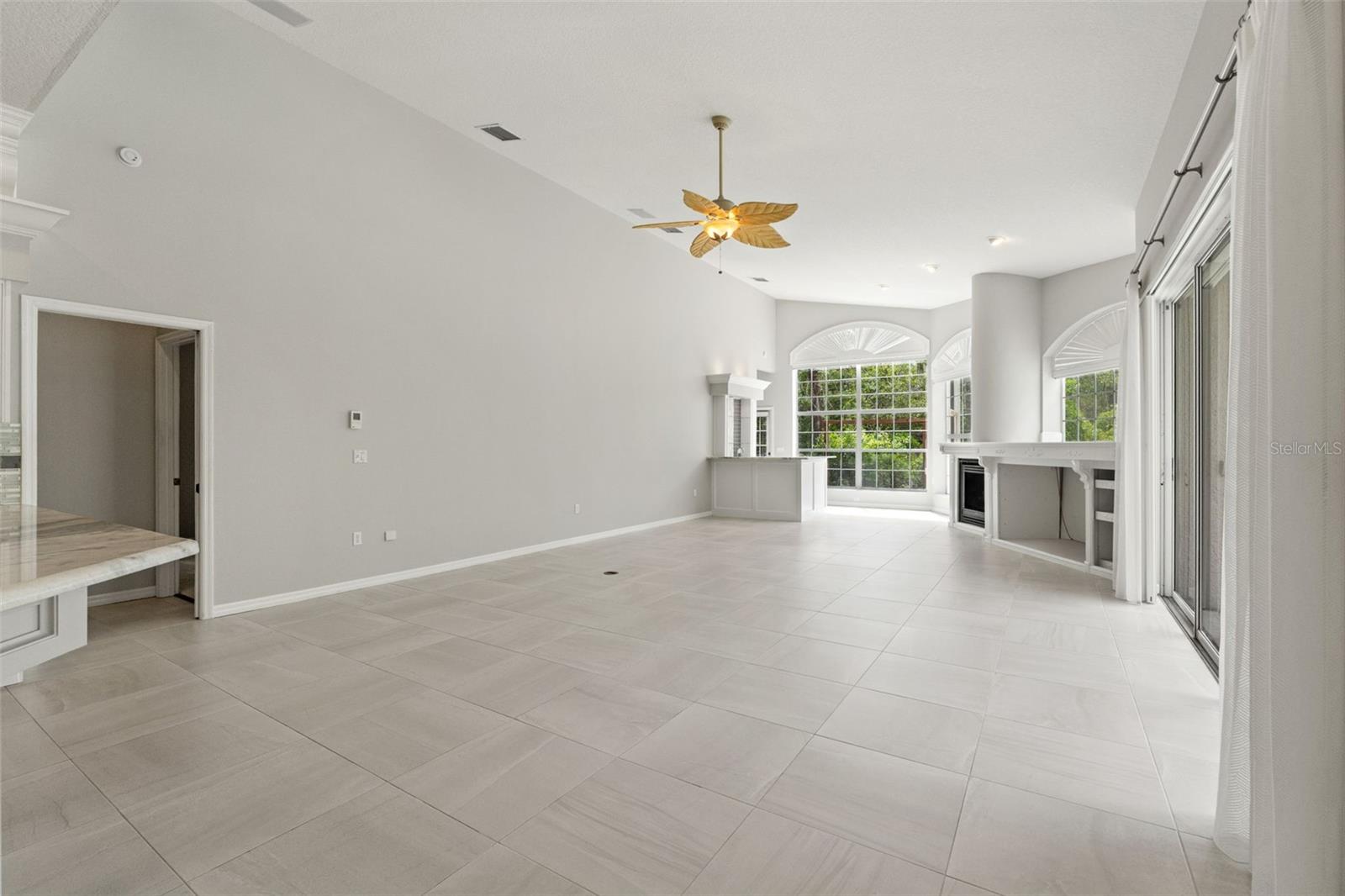 FAMILY ROOM - 6153 NEW OSPREY PT, SPRING HILL