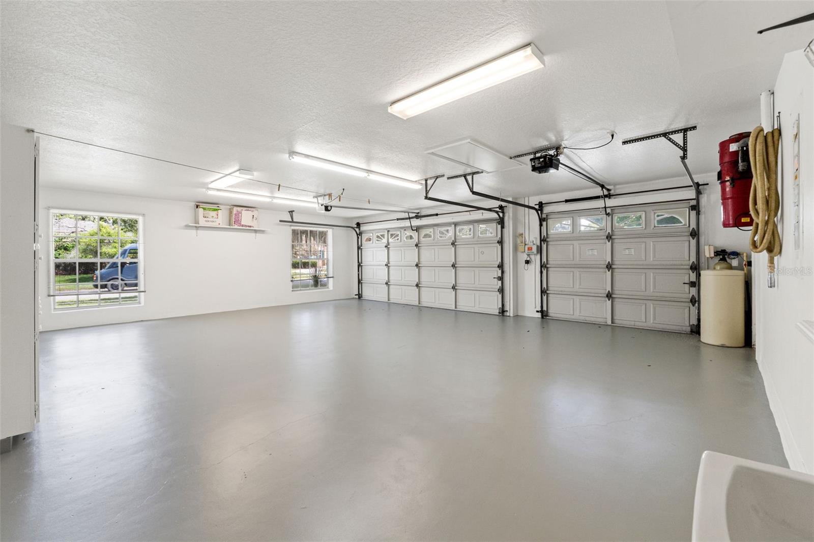GARAGE - 6153 NEW OSPREY PT, SPRING HILL