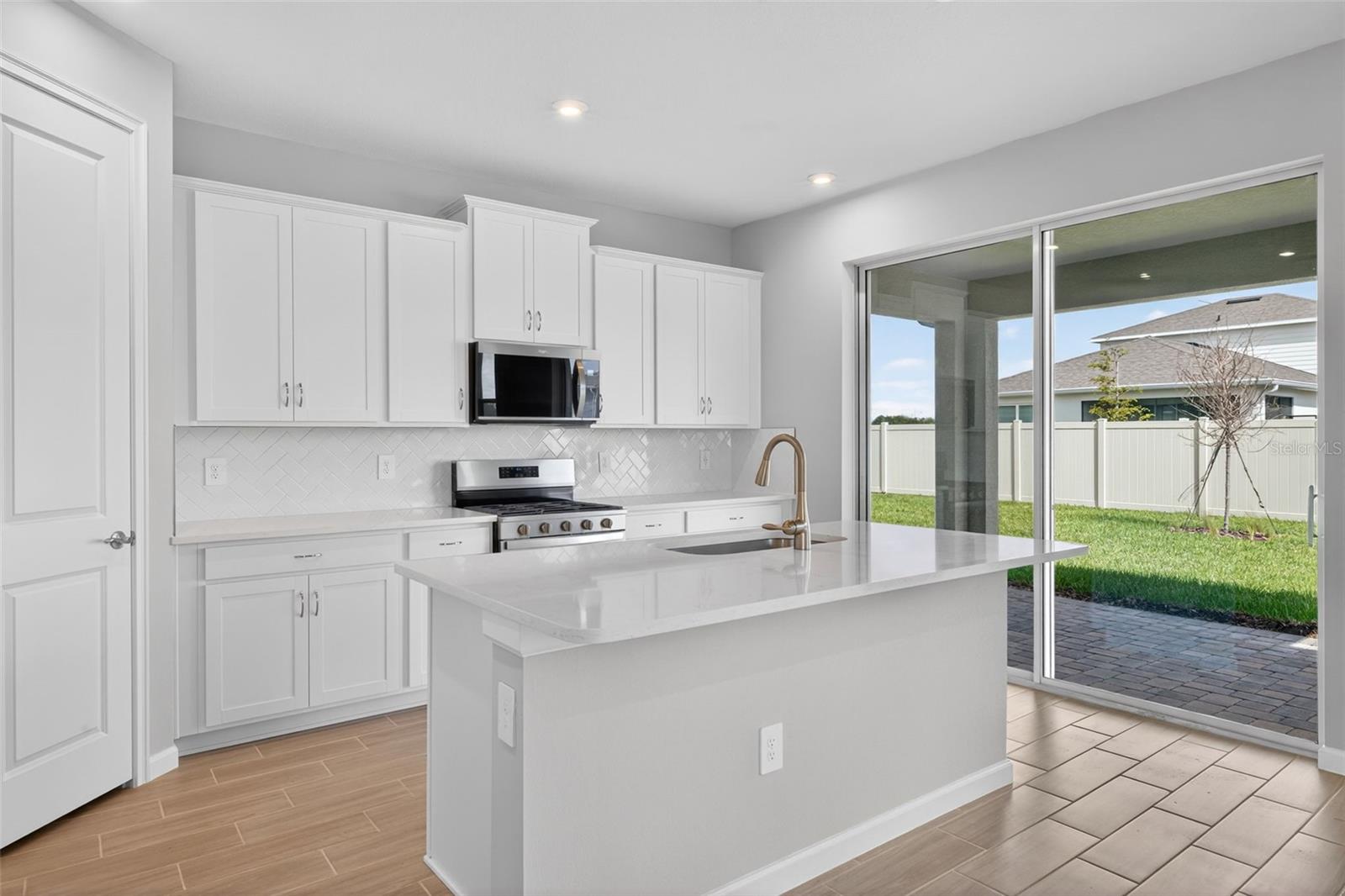 kitchen - 13018 SUNSEED ST, PARRISH