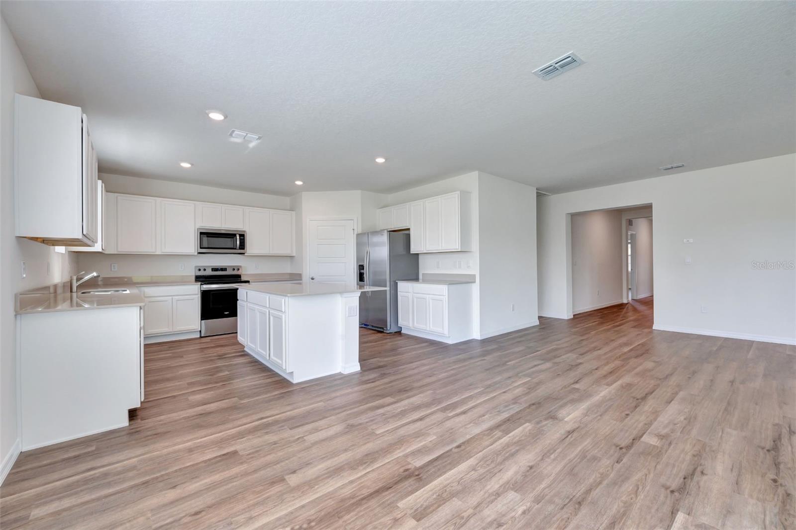 Single Family Residence at 3610 PFEIFFER FALLS PL, DAVENPORT, photo 8 of 28