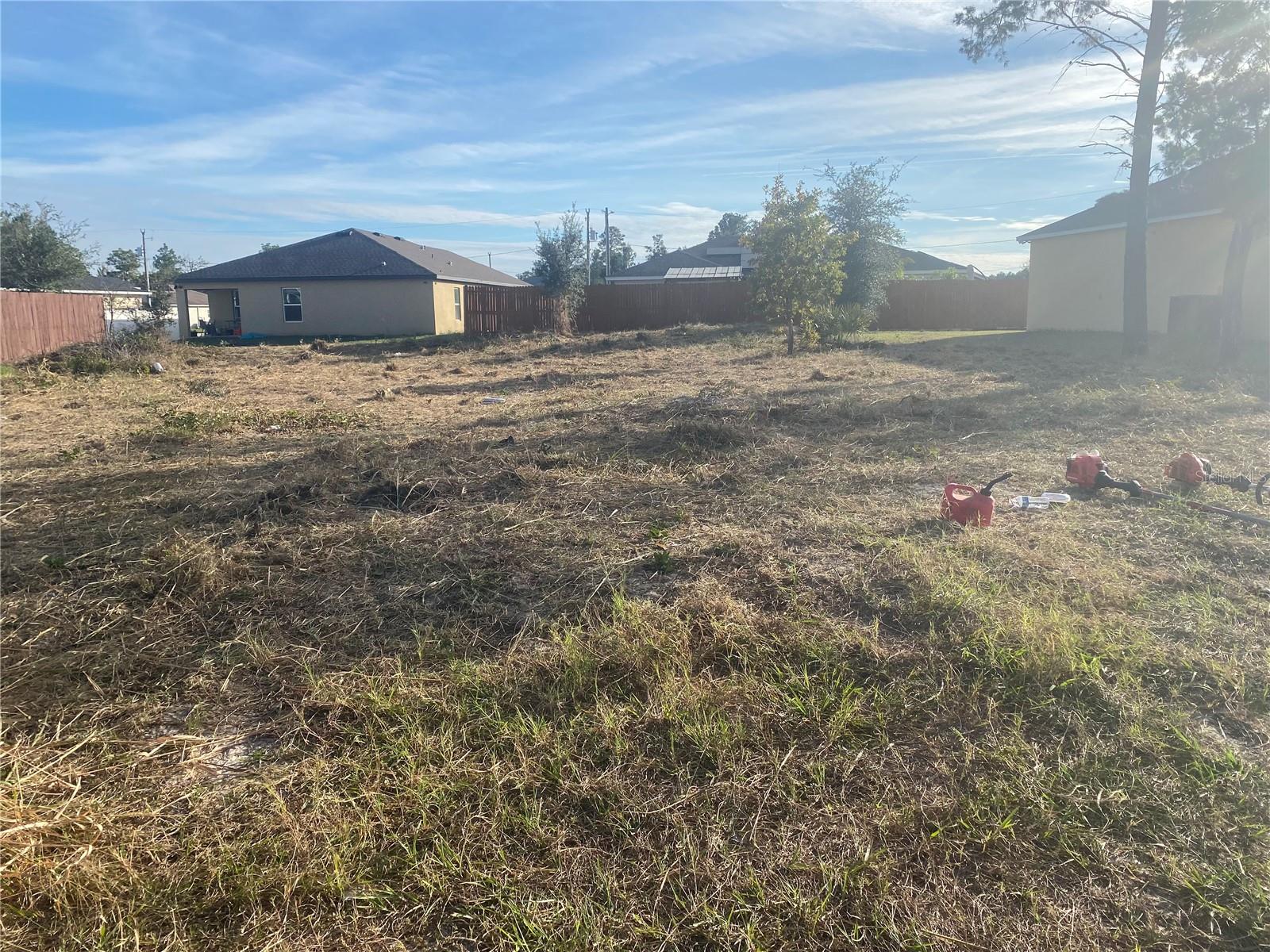 308 HIBISCUS DR