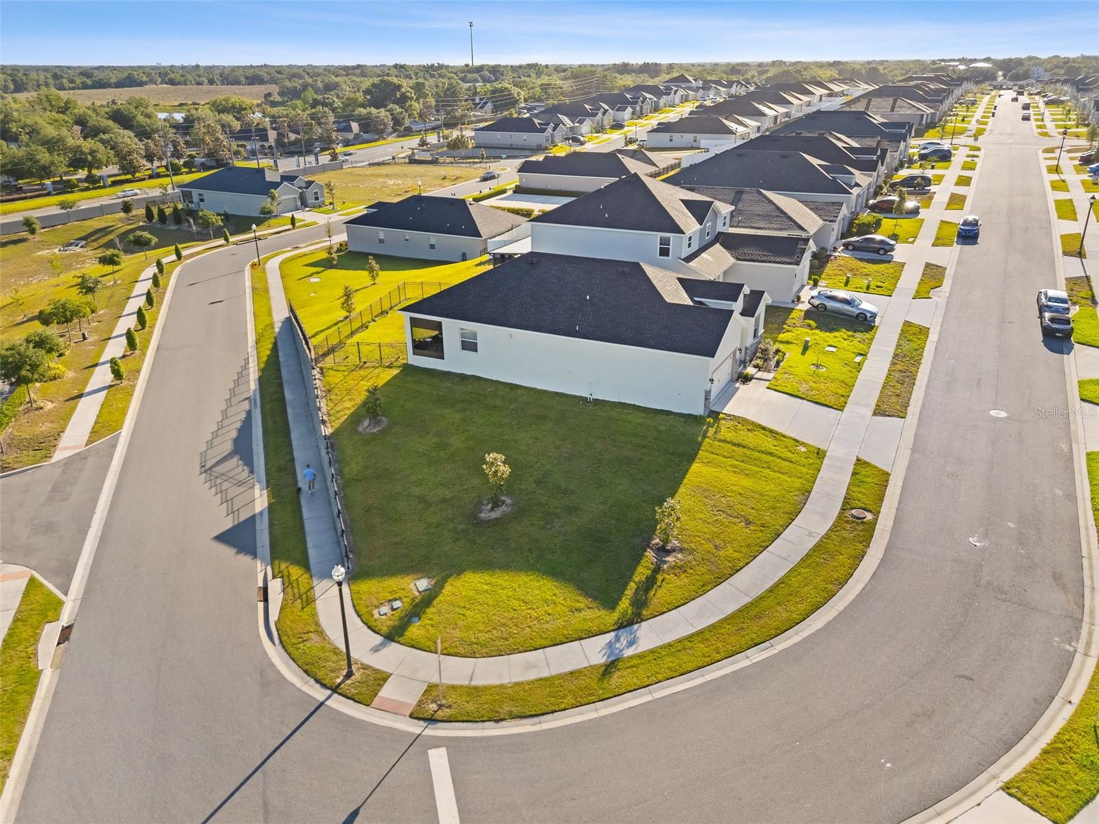 Single Family Residence at 1553 FLEUR DR, DAVENPORT, photo 33 of 42