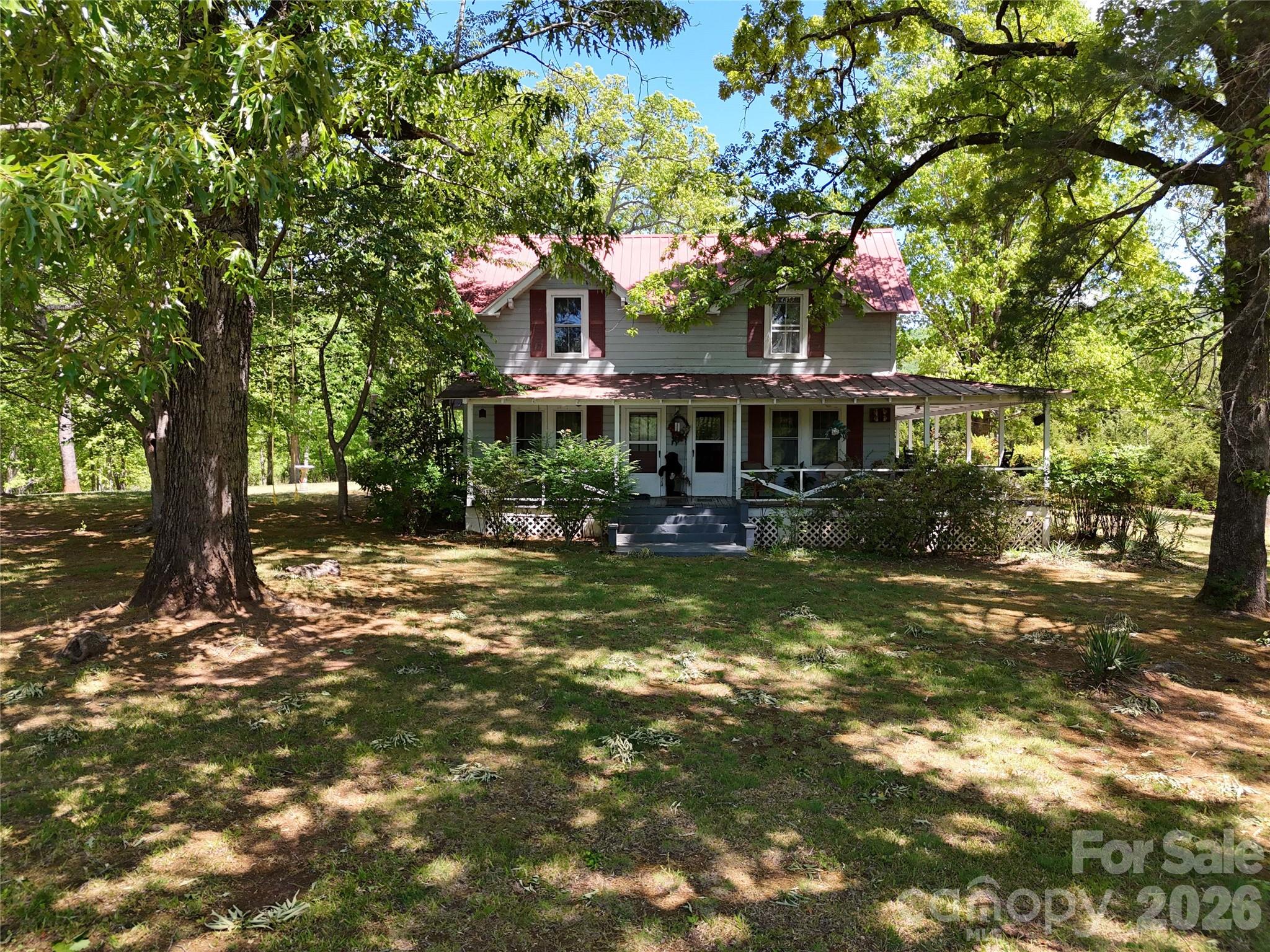 Single Family Residence at 283 Constant Lane, Columbus, photo 9 of 48