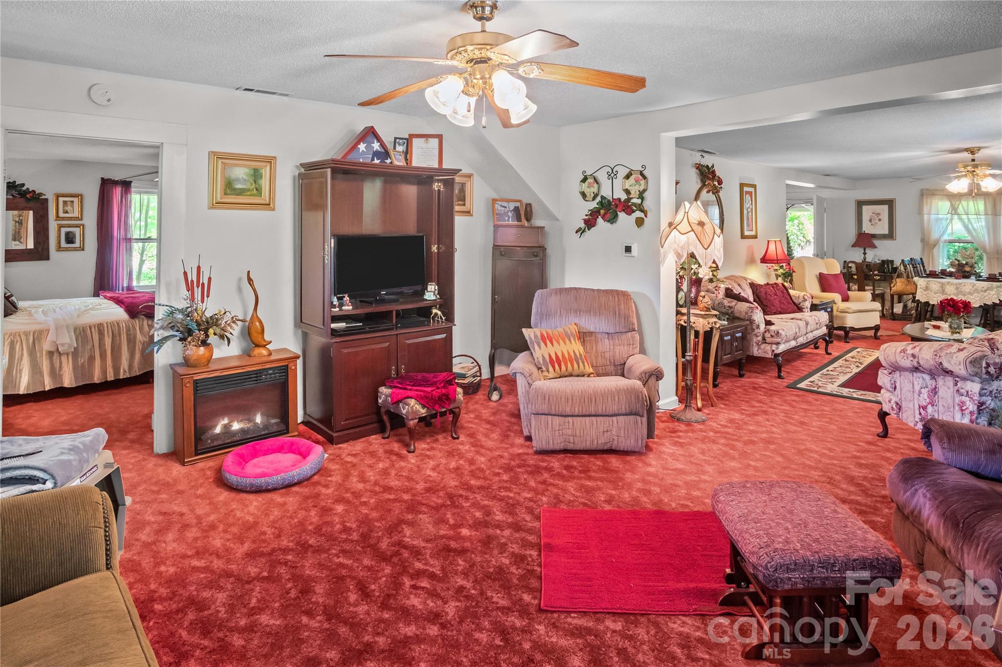 Single Family Residence at 283 Constant Lane, Columbus, photo 25 of 48