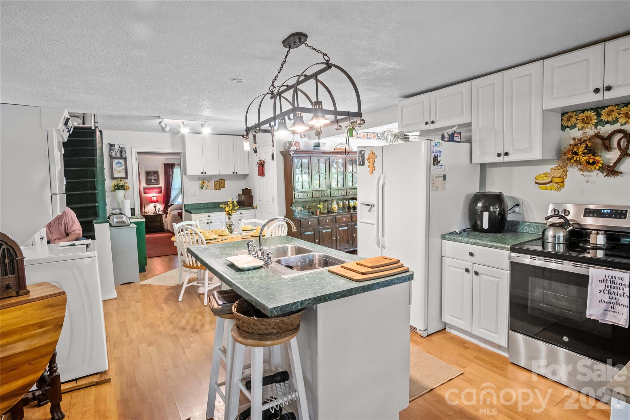 Single Family Residence at 283 Constant Lane, Columbus, photo 33 of 48