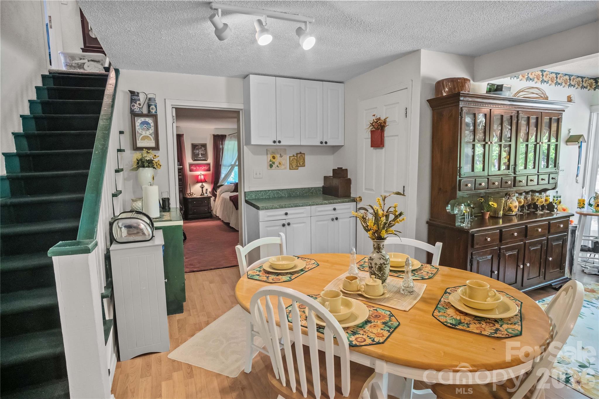 Single Family Residence at 283 Constant Lane, Columbus, photo 36 of 48