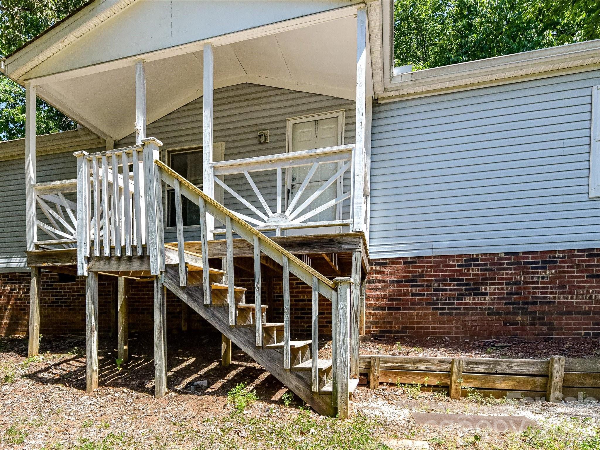 Single Family Residence at 3690 Vickery Drive, Maiden, photo 4 of 38