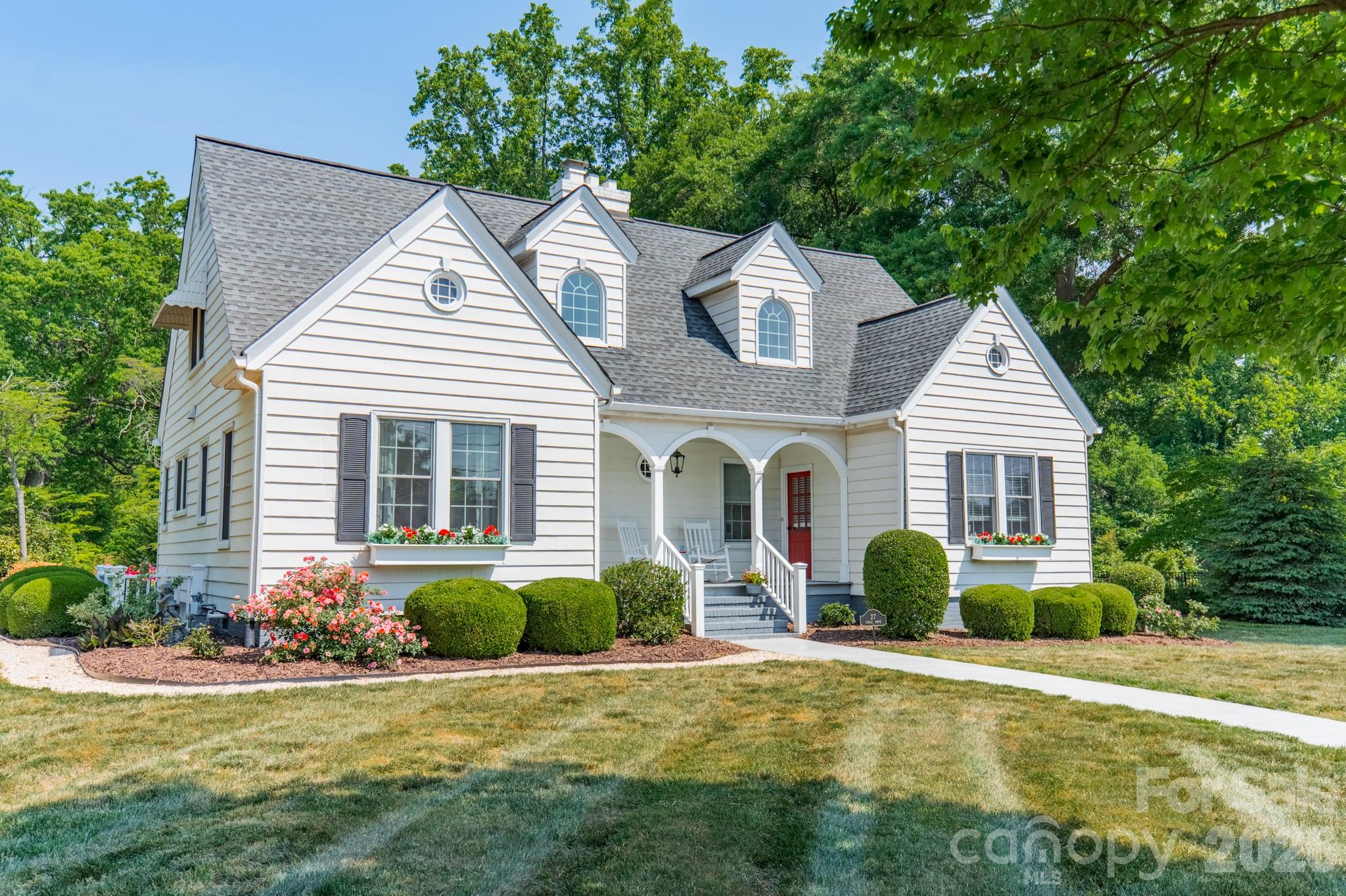 27 Circle Drive