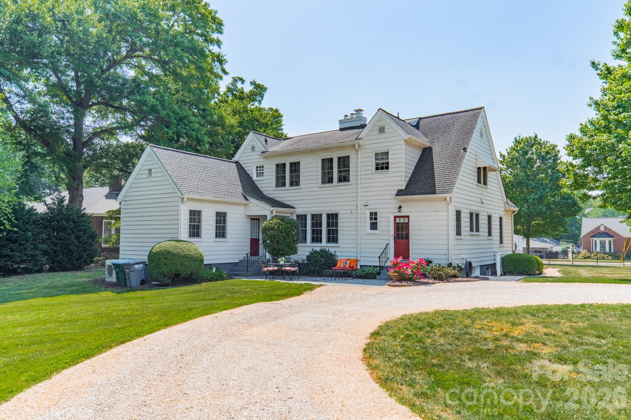 Single Family Residence at 27 Circle Drive, Belmont, photo 15 of 47