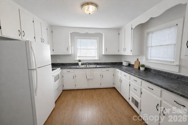 Triplex at 911 Hickory Grove Road, Gastonia, photo 2 of 30