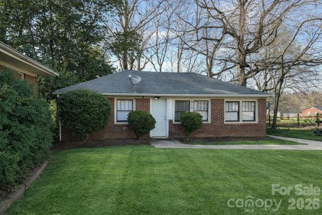 Triplex at 911 Hickory Grove Road, Gastonia, photo 20 of 30
