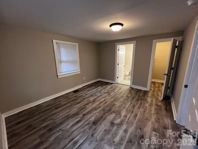 Triplex at 911 Hickory Grove Road, Gastonia, photo 23 of 30