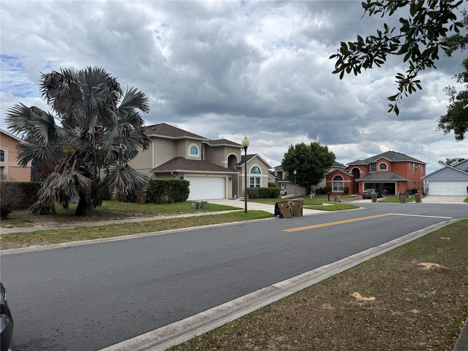 Single Family Residence at 8128 YELLOW CRANE DR, KISSIMMEE, photo 2 of 55