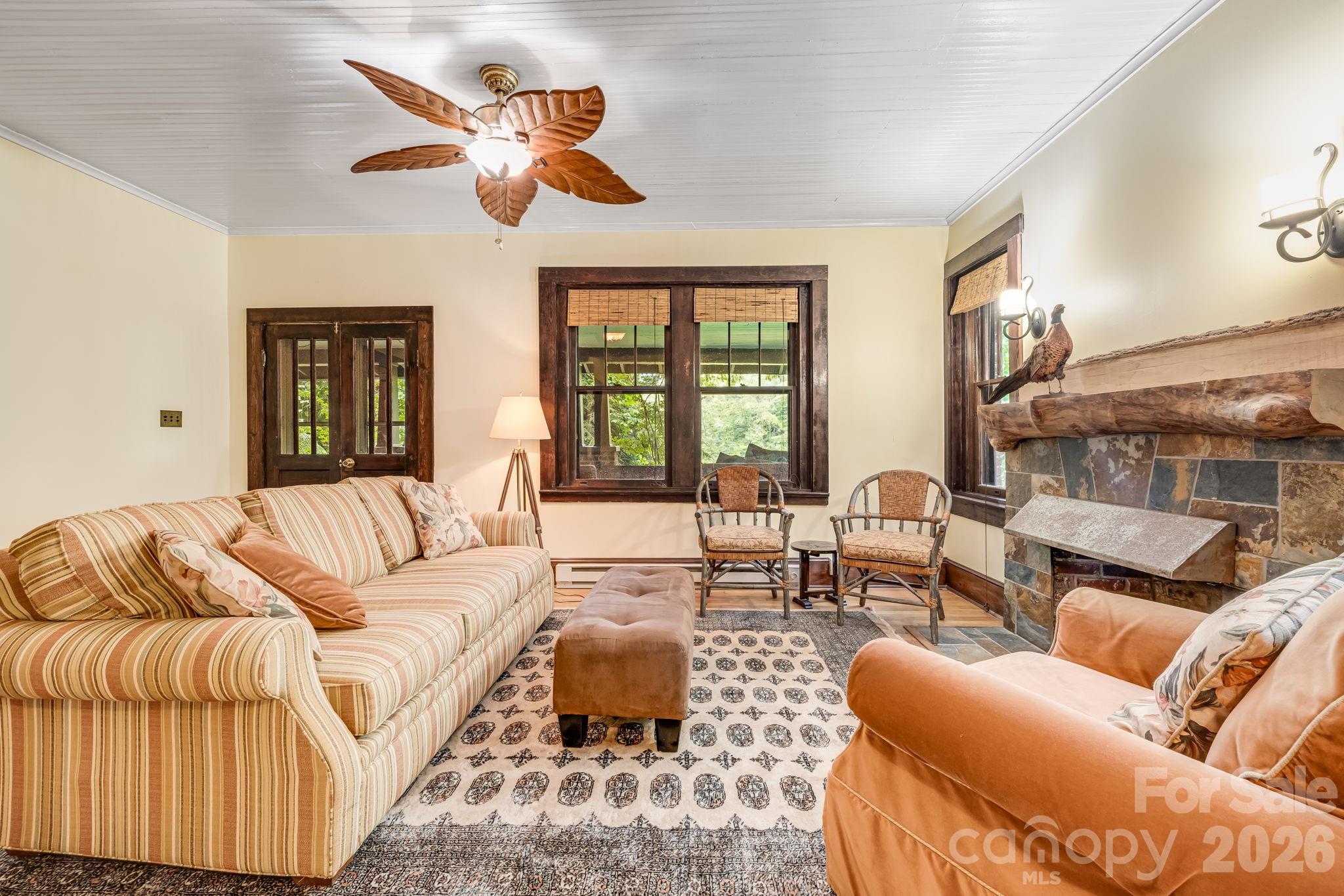 Single Family Residence at 257 Henderson Drive, Hot Springs, photo 6 of 39
