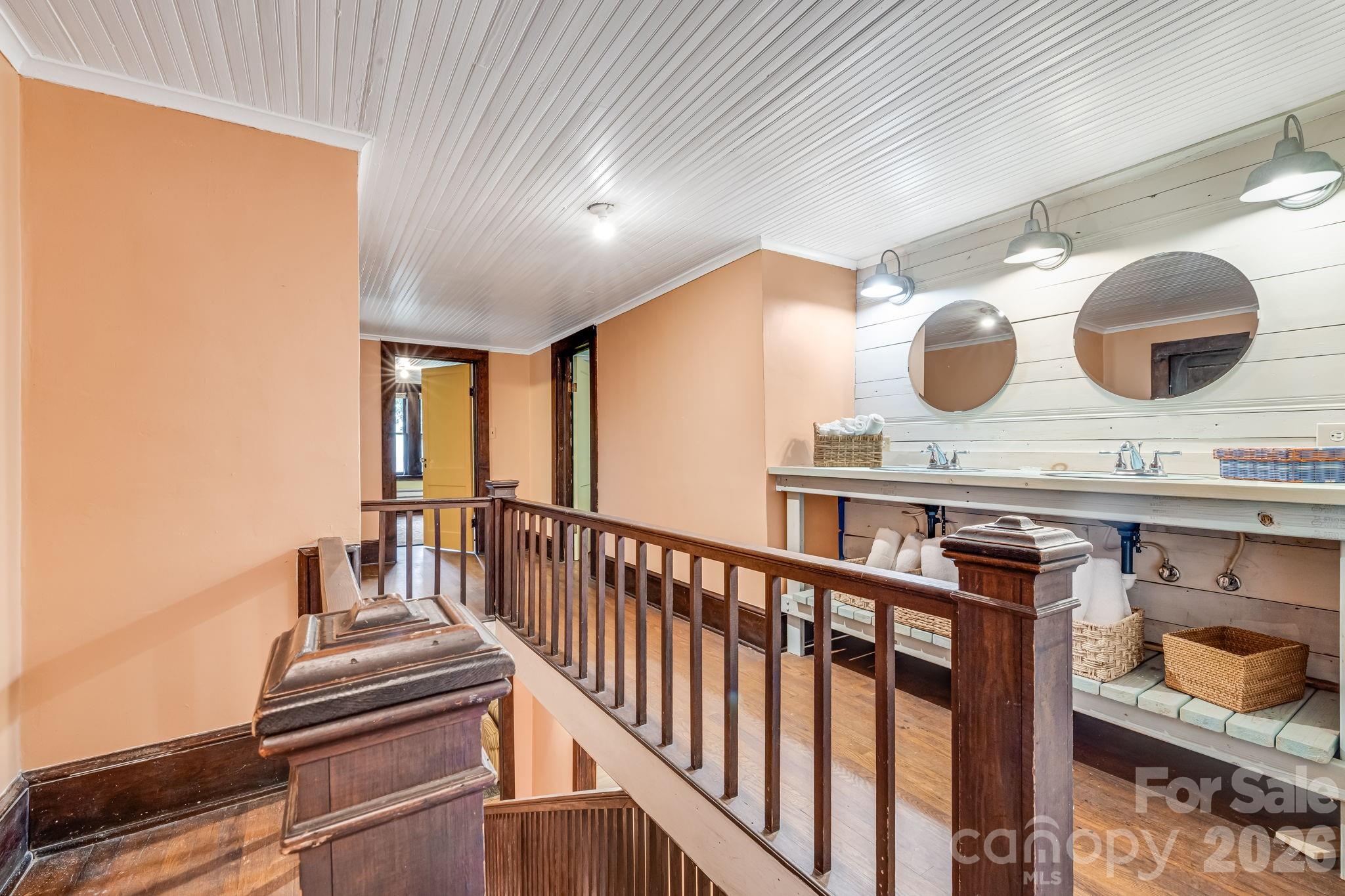 Single Family Residence at 257 Henderson Drive, Hot Springs, photo 18 of 39