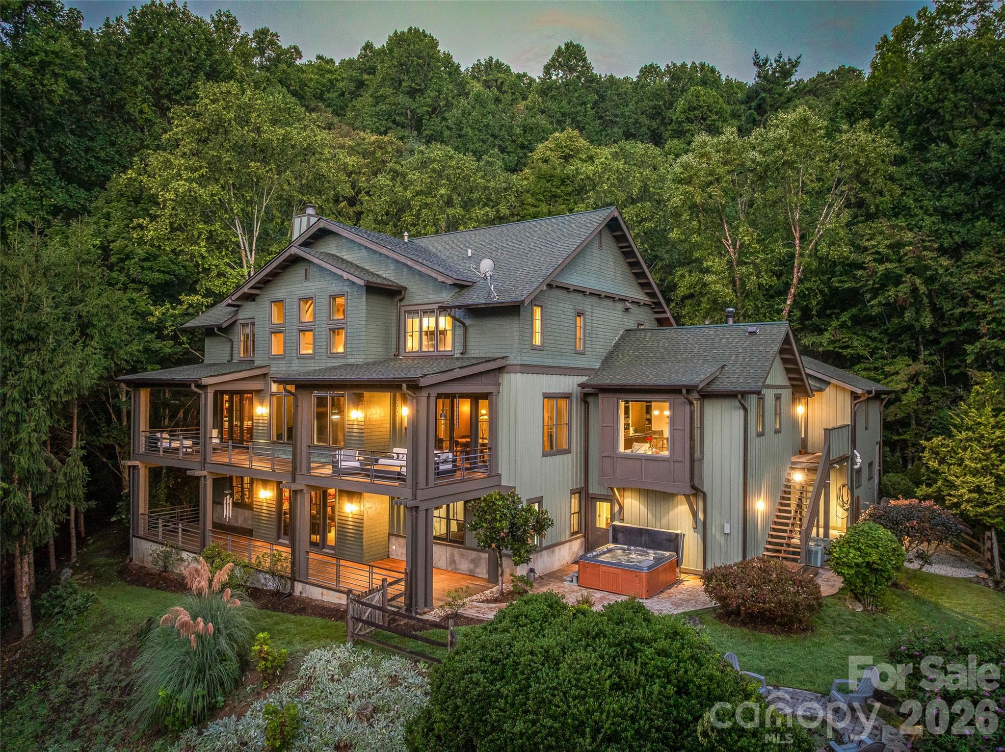 Enjoy the sounds of the creek and peaceful surroundings - 39 Ox bow Crossing, Weaverville