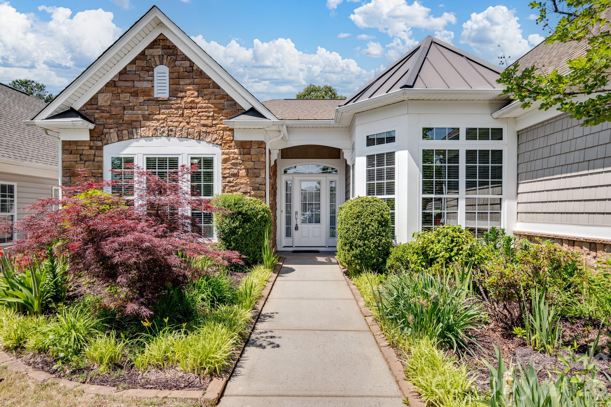 Single Family Residence at 2818 Mandarin Street, Fort Mill, photo 3 of 48