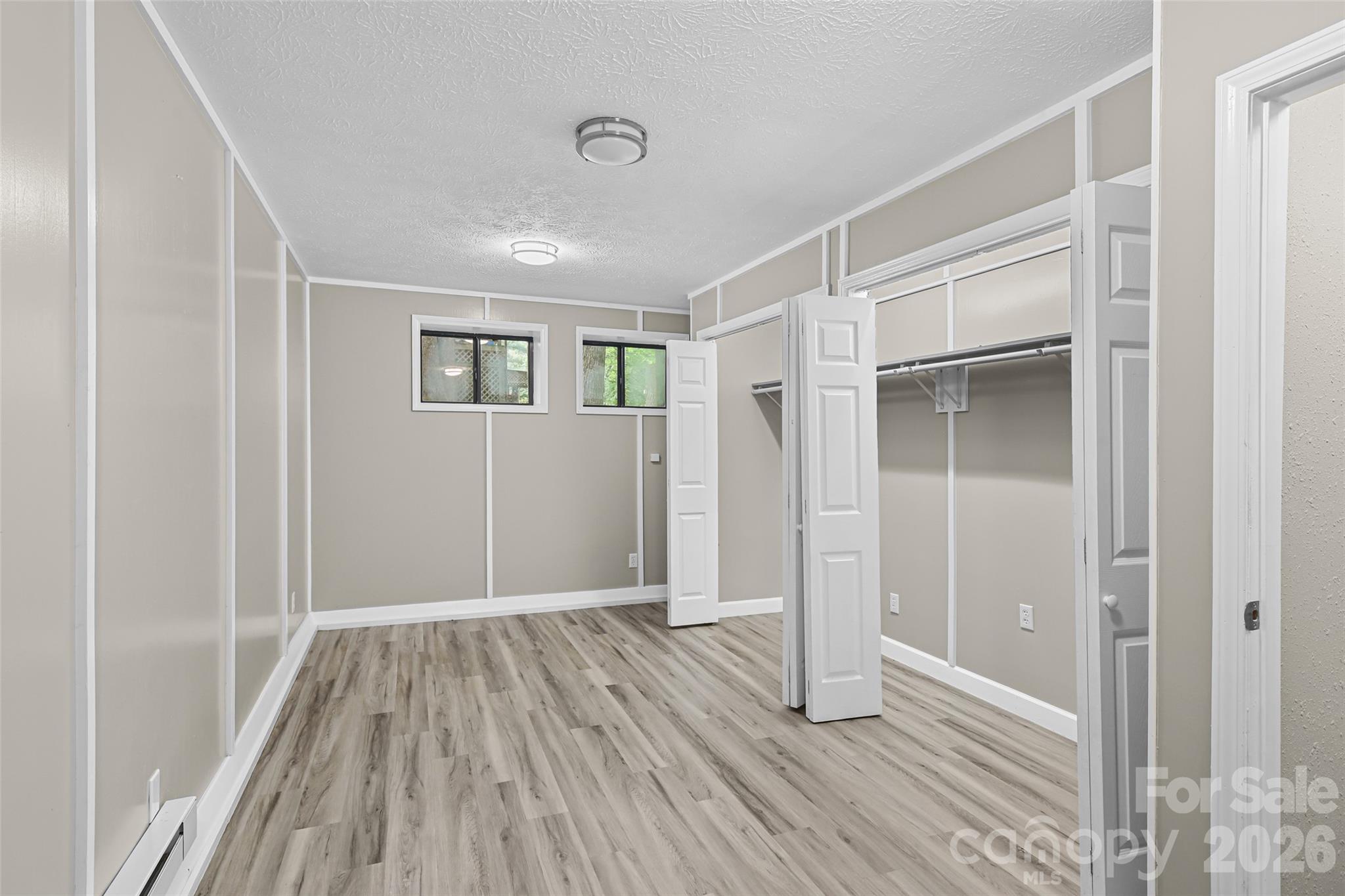Single Family Residence at 659 Salisbury Road, Hendersonville, photo 15 of 19