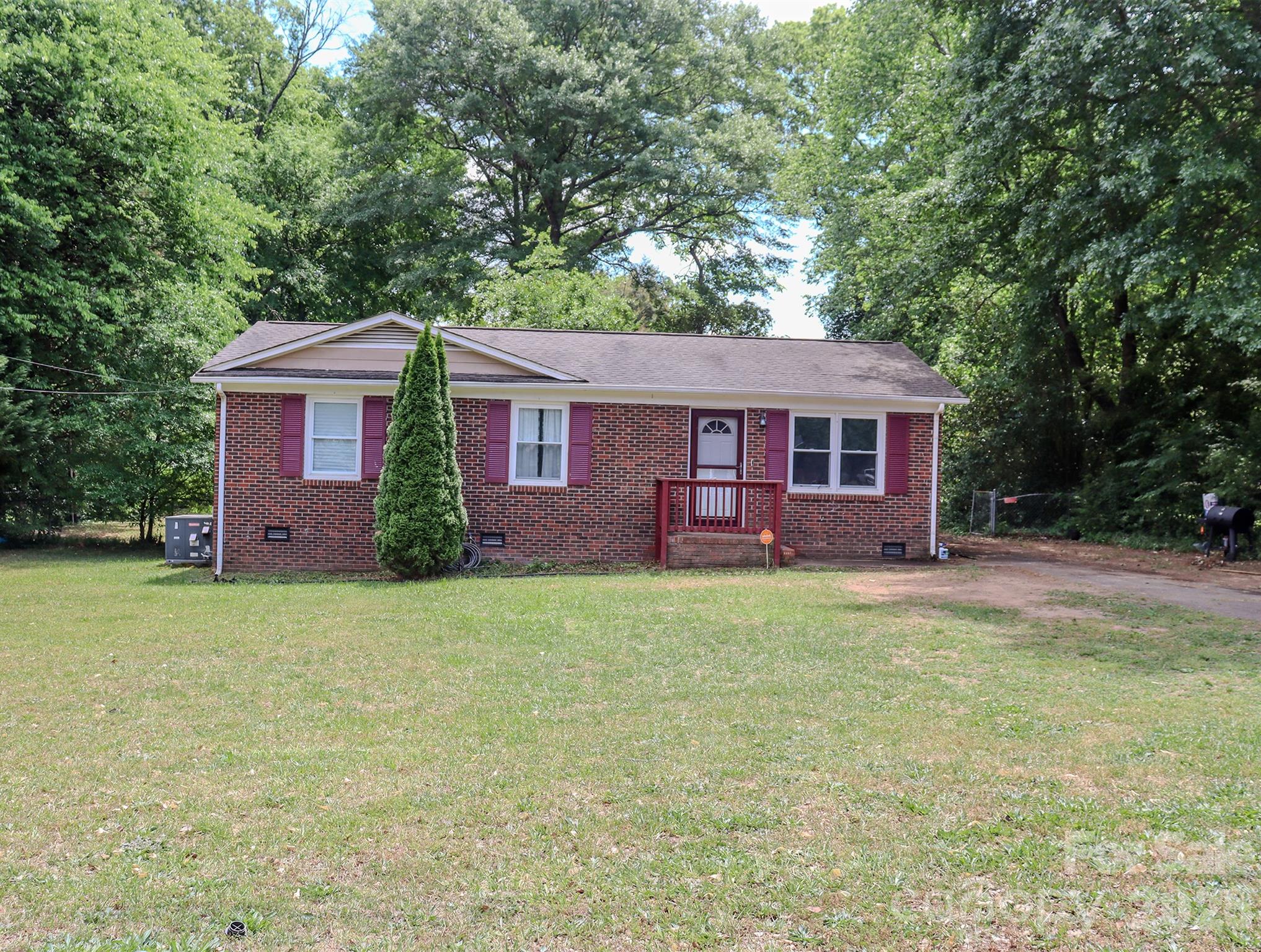 1006 Iris Drive