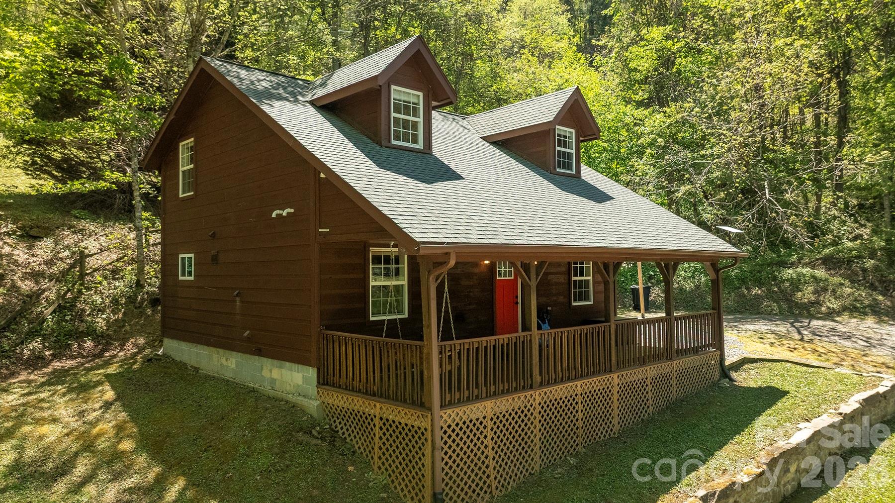 Single Family Residence at 95 Lasso Lane, Waynesville, photo 2 of 41