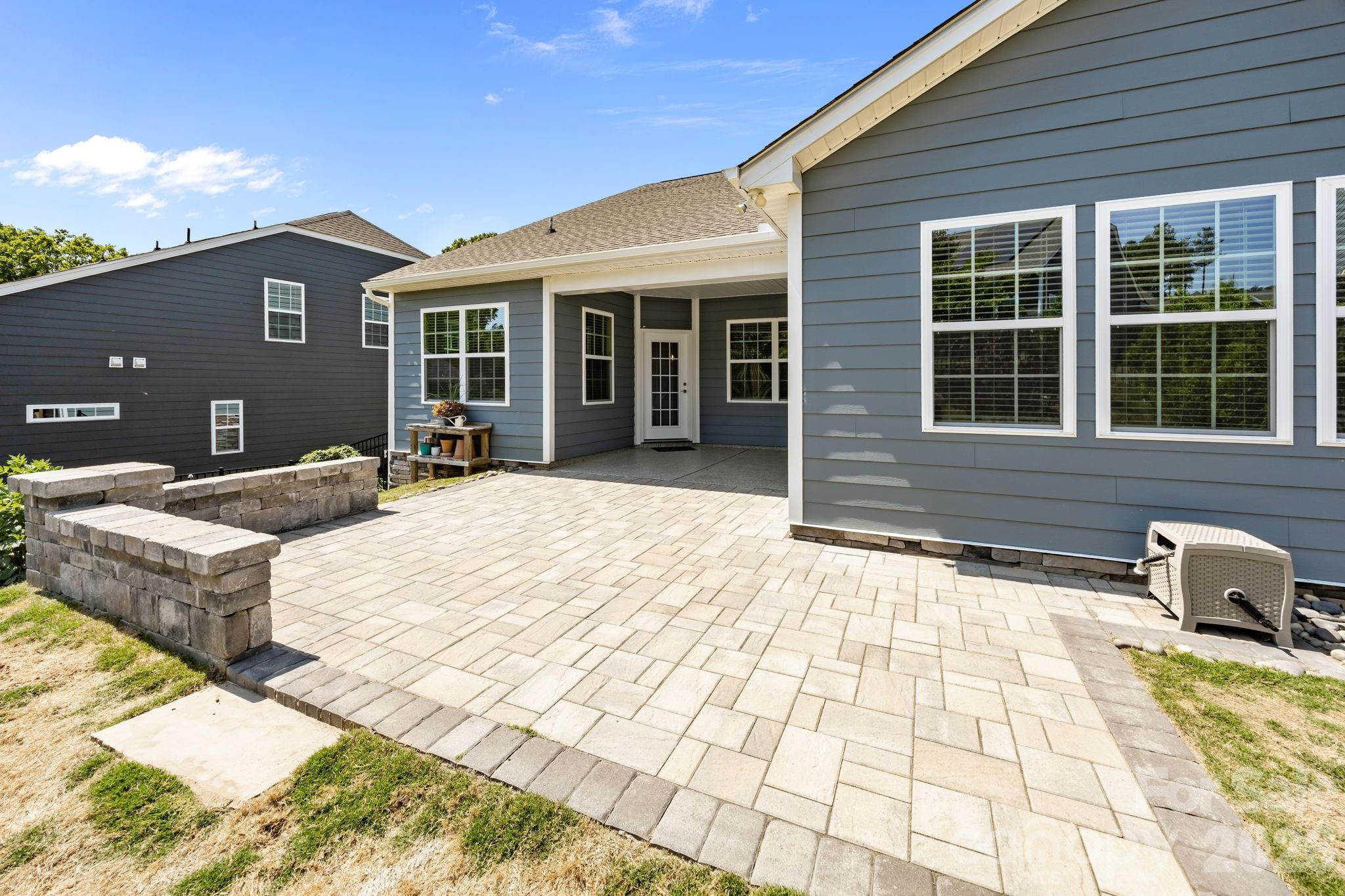 Single Family Residence at 3061 Rosseau Lane, Mount Holly, photo 33 of 48