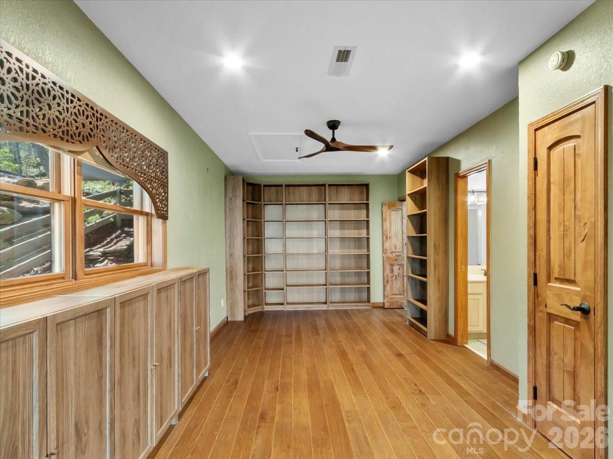 More built-ins! - 49 Slickrock Ridge Way S, Burnsville