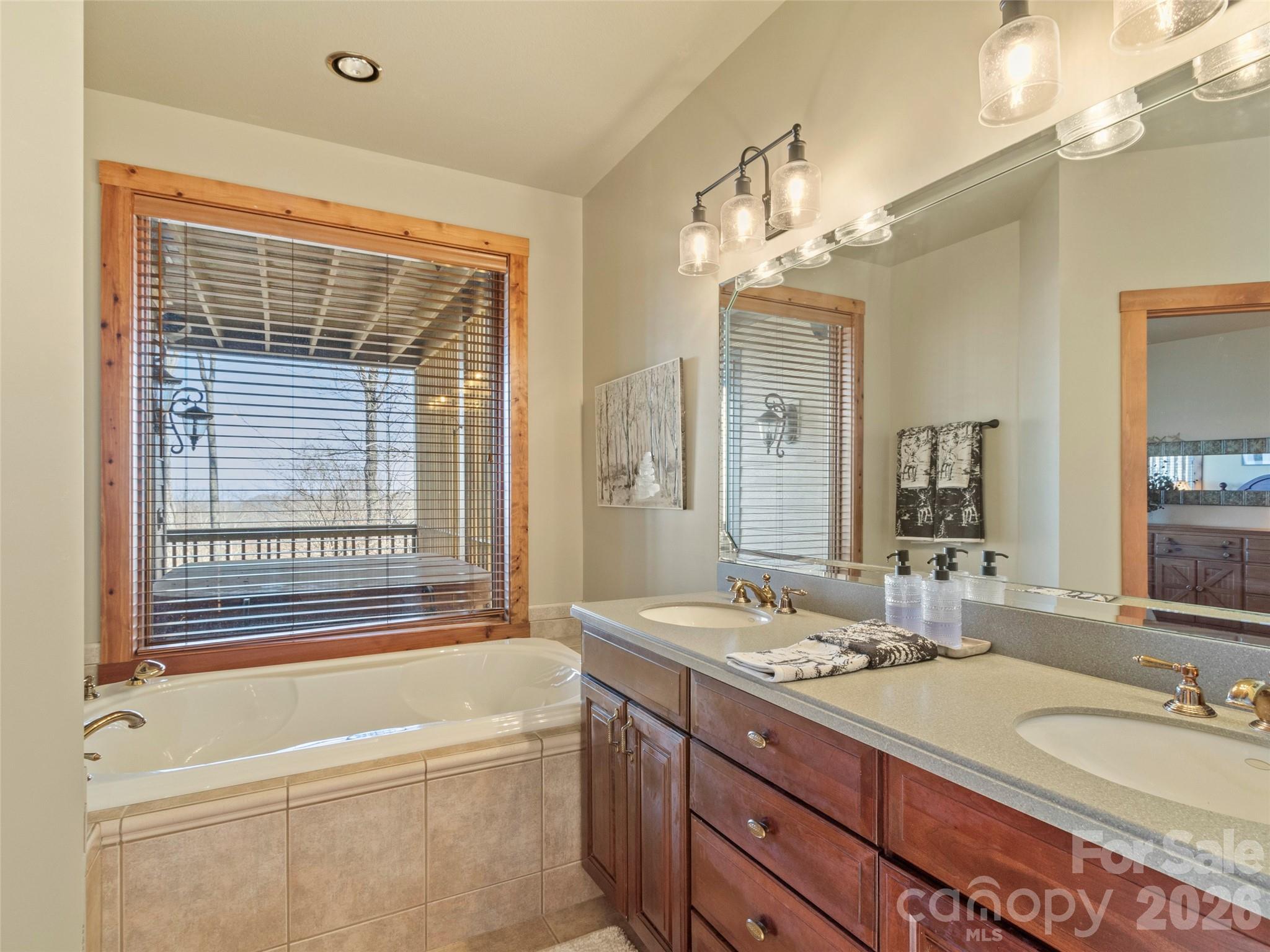 Single Family Residence at 456 Spring House Drive, Burnsville, photo 21 of 45