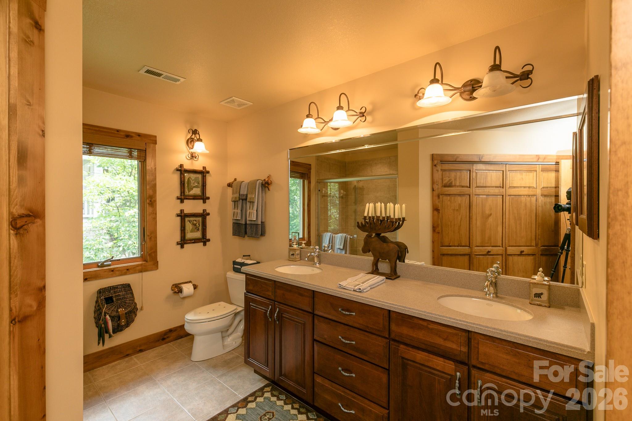 Single Family Residence at 456 Spring House Drive, Burnsville, photo 38 of 45