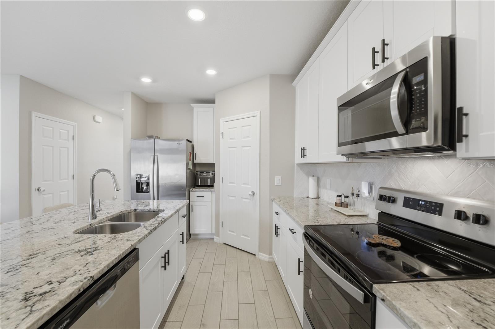 Single Family Residence at 2424 WHITETAIL, DAVENPORT, photo 6 of 31