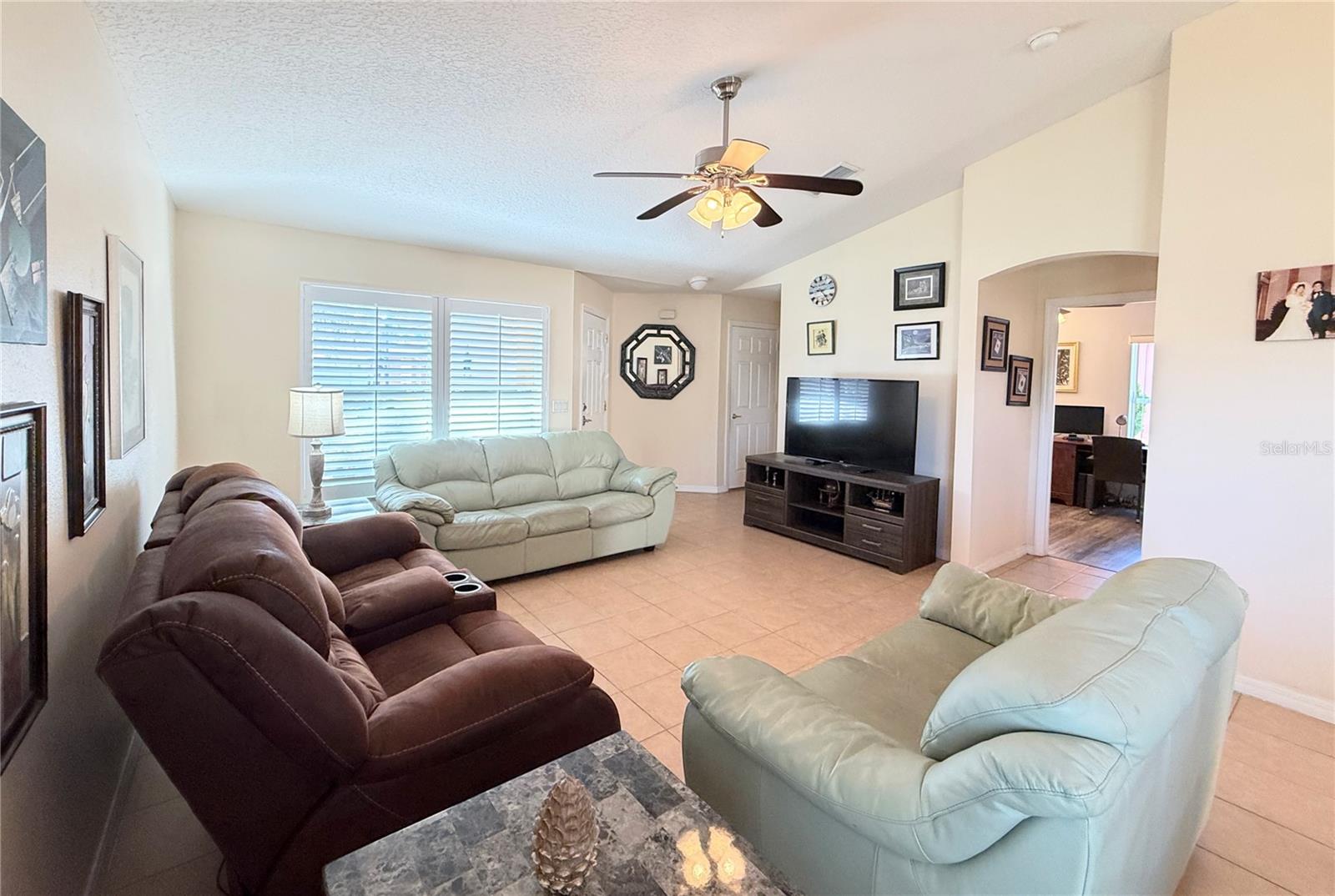Great Room - 537 GRAND CANAL DR, POINCIANA