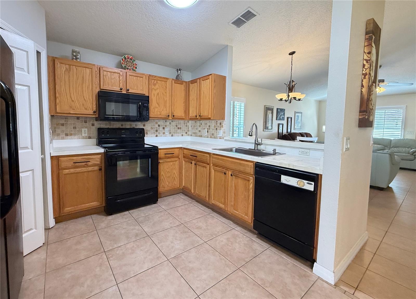 Kitchen - 537 GRAND CANAL DR, POINCIANA