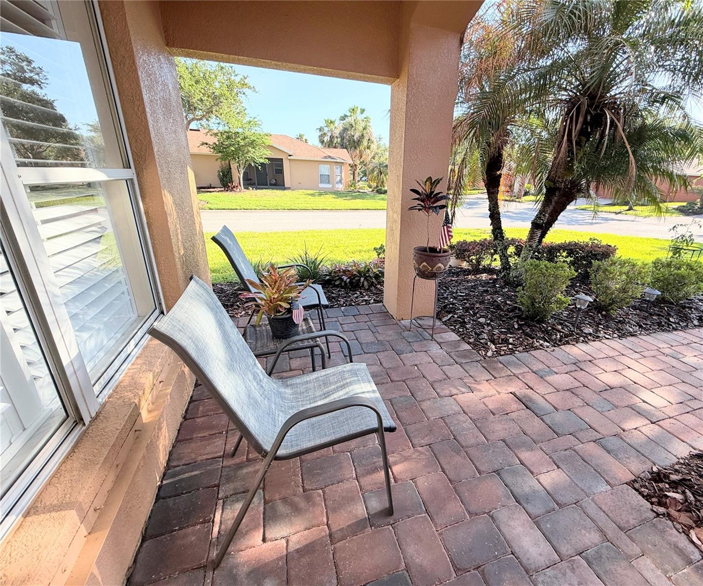 Front Porch - 537 GRAND CANAL DR, POINCIANA