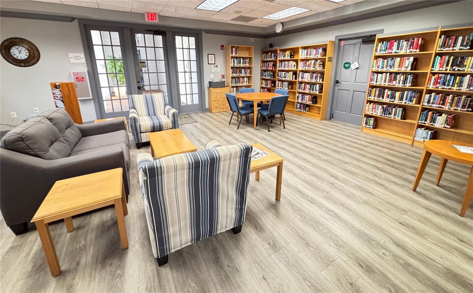 Library and computer room - 537 GRAND CANAL DR, POINCIANA