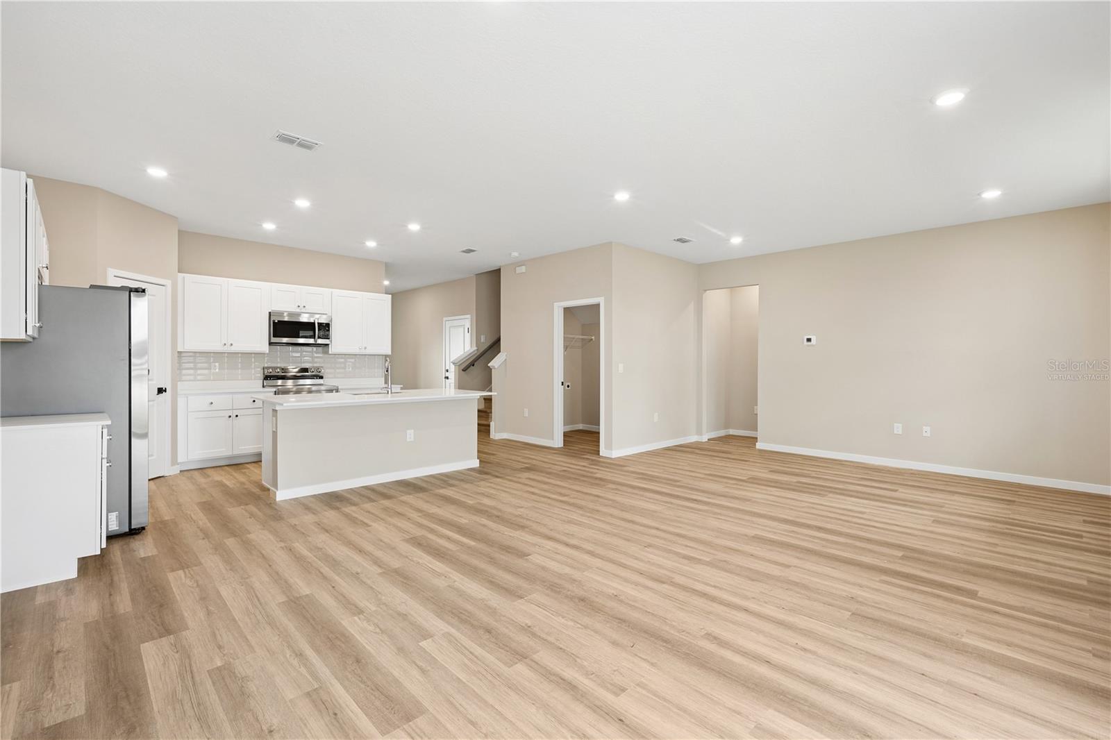 Images are of a similar model; actual home may vary - 90 SPRINGWOOD DR, PALM COAST