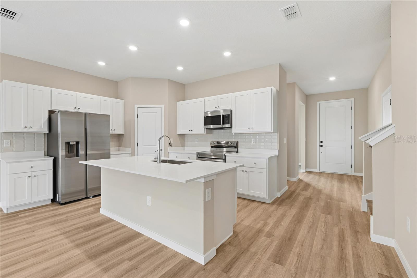 Images are of a similar model; actual home may vary - 90 SPRINGWOOD DR, PALM COAST