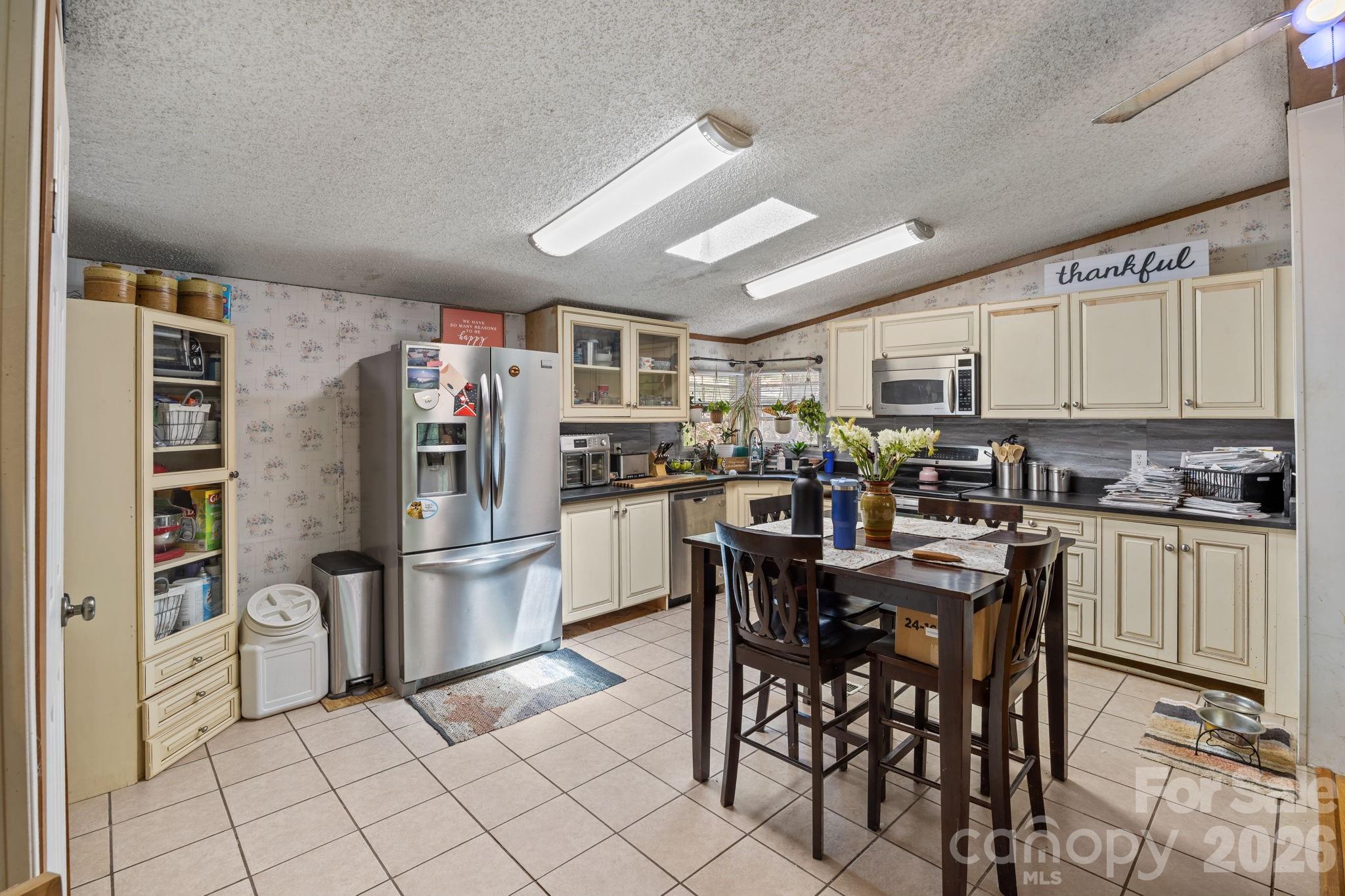 Single Family Residence at 25 Weaver Lane, Black Mountain, photo 2 of 39
