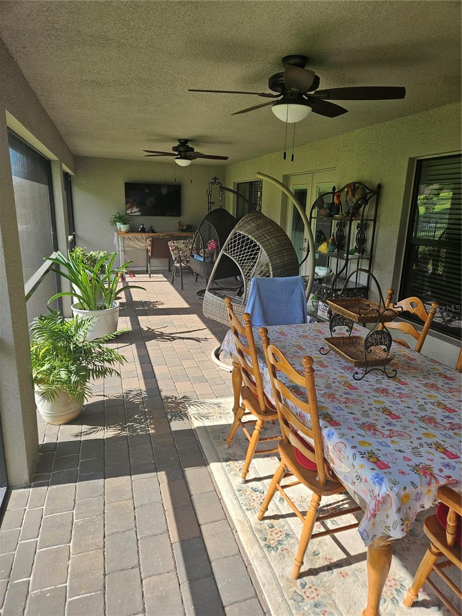 Lanai -11'x36' pavers, 55 " TV and two fans - 4222 JULIANA LAKE DR, AUBURNDALE