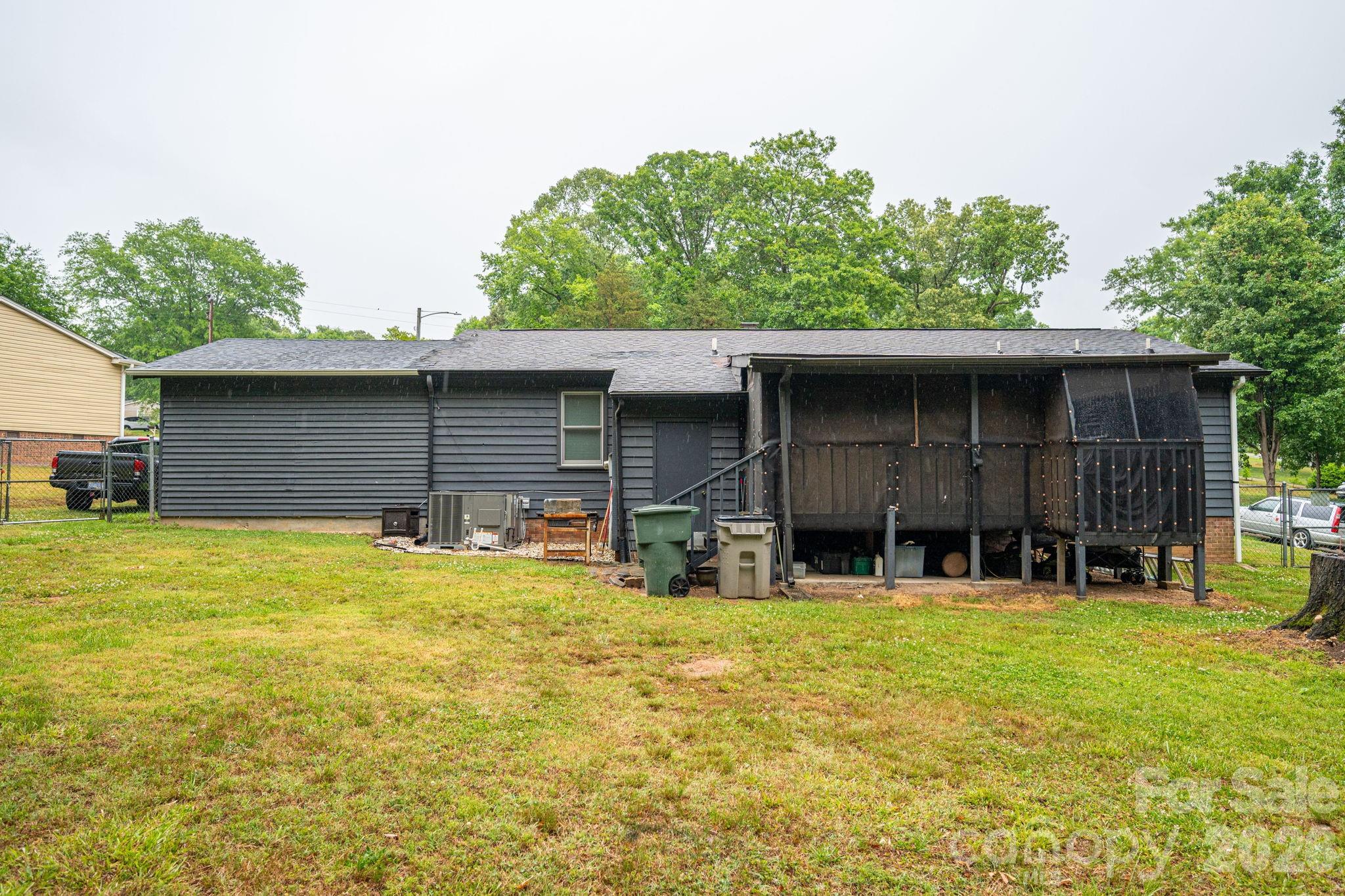 Single Family Residence at 1841 Oak Hollow Road, Gastonia, photo 5 of 25