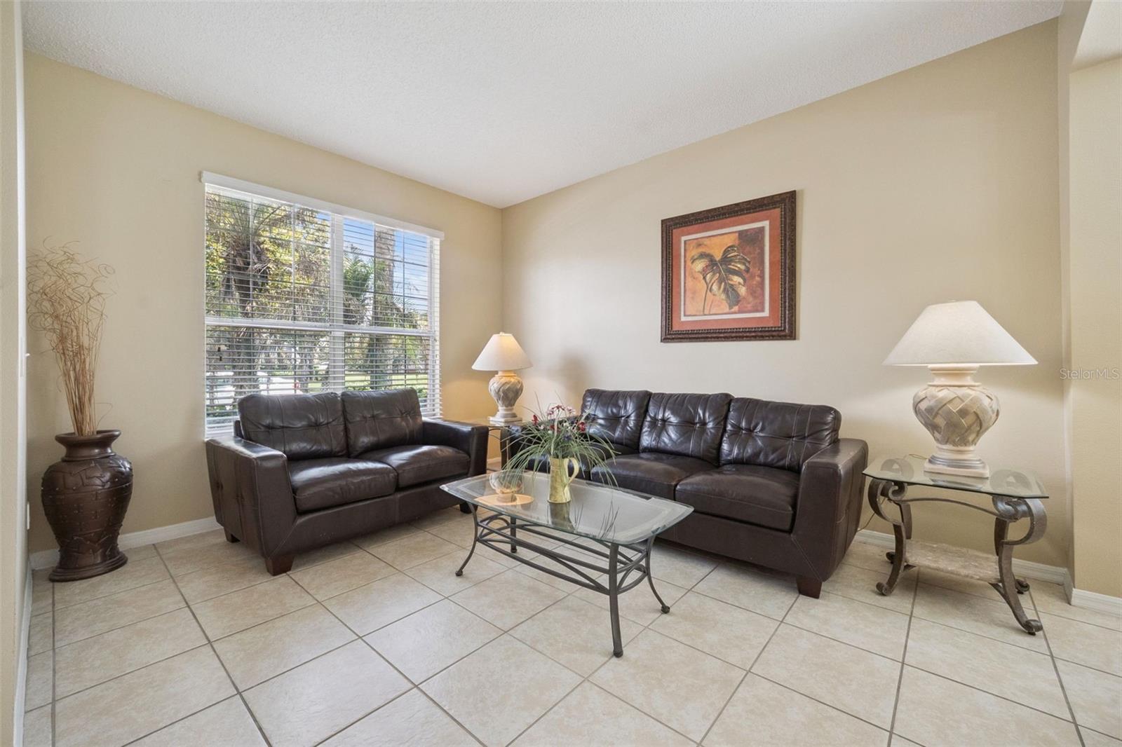 Single Family Residence at 8550 SUNRISE KEY DR, KISSIMMEE, photo 4 of 68