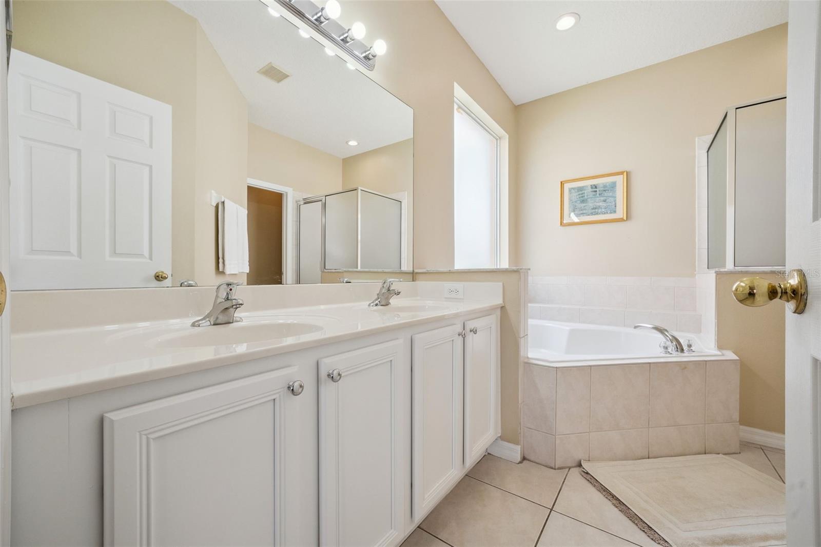 Single Family Residence at 8550 SUNRISE KEY DR, KISSIMMEE, photo 21 of 68
