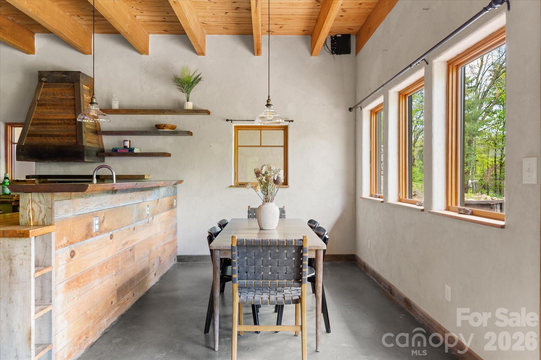 dining area and breakfast bar - 3151 Lumptown Road, Marshall