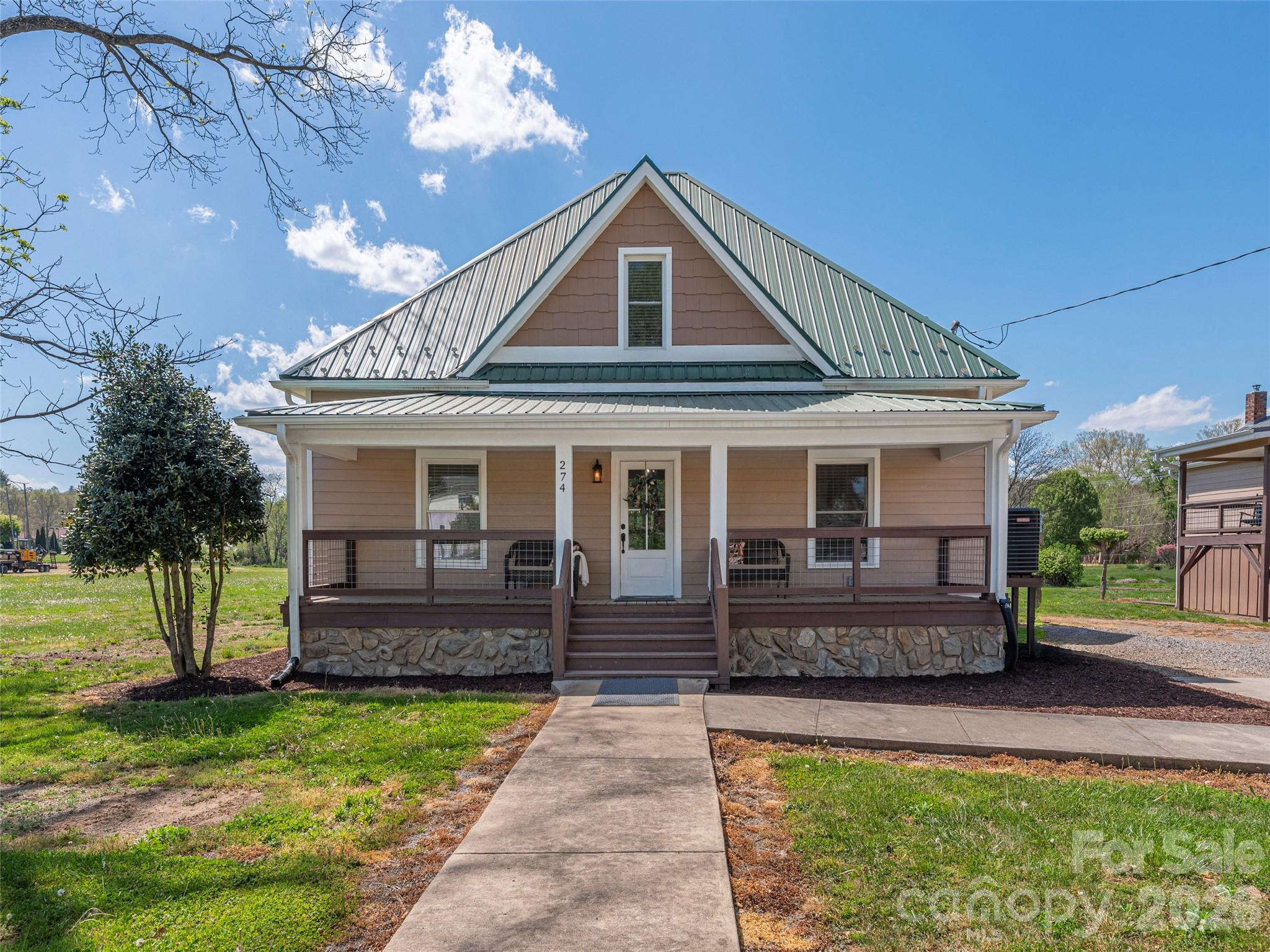 Single Family Residence at 274 Charles Street, Clyde, photo 2 of 40
